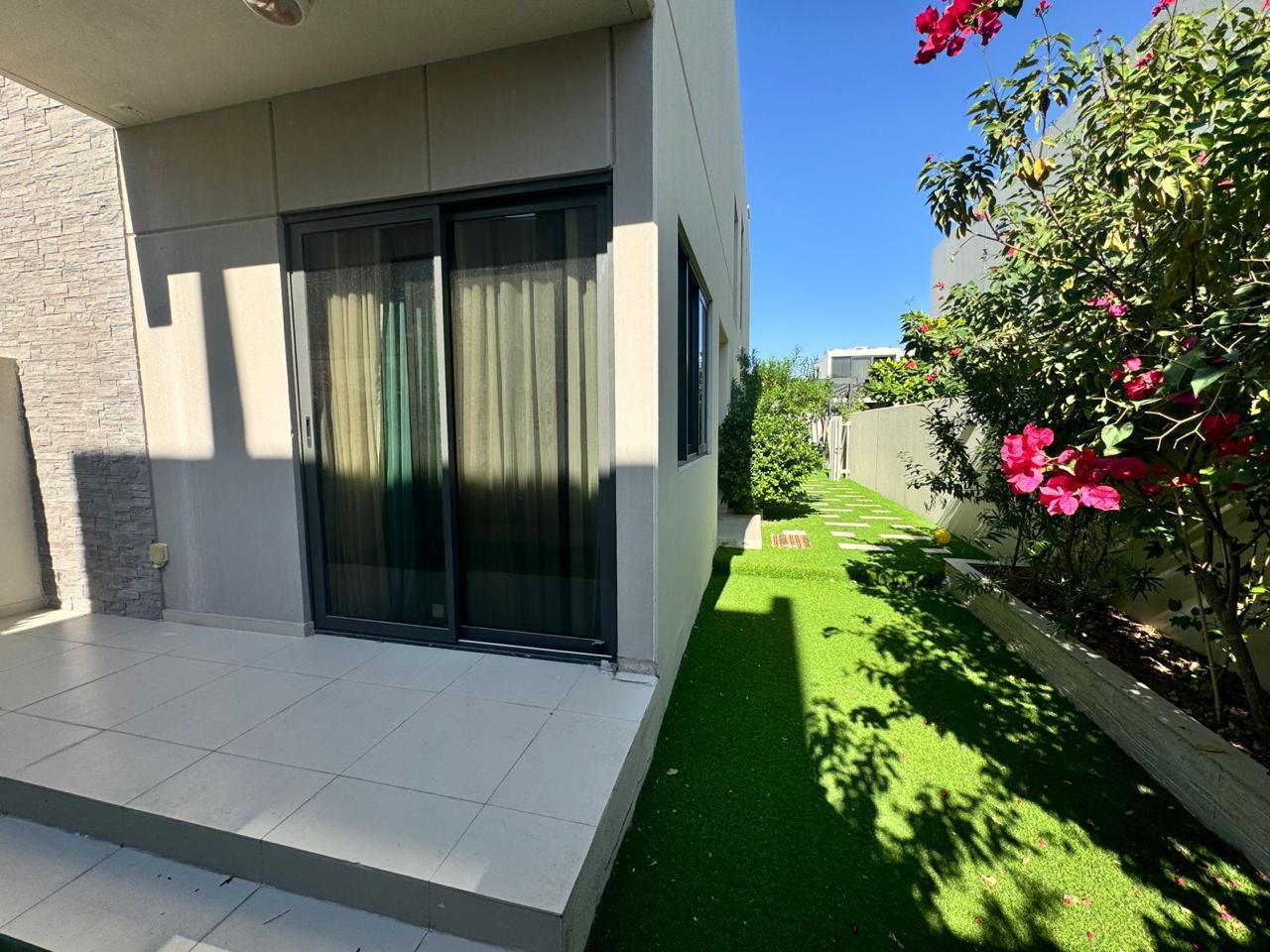 Single-Row| Spacious 3BR VILLA, AMAZONIA | Damac Hills 2