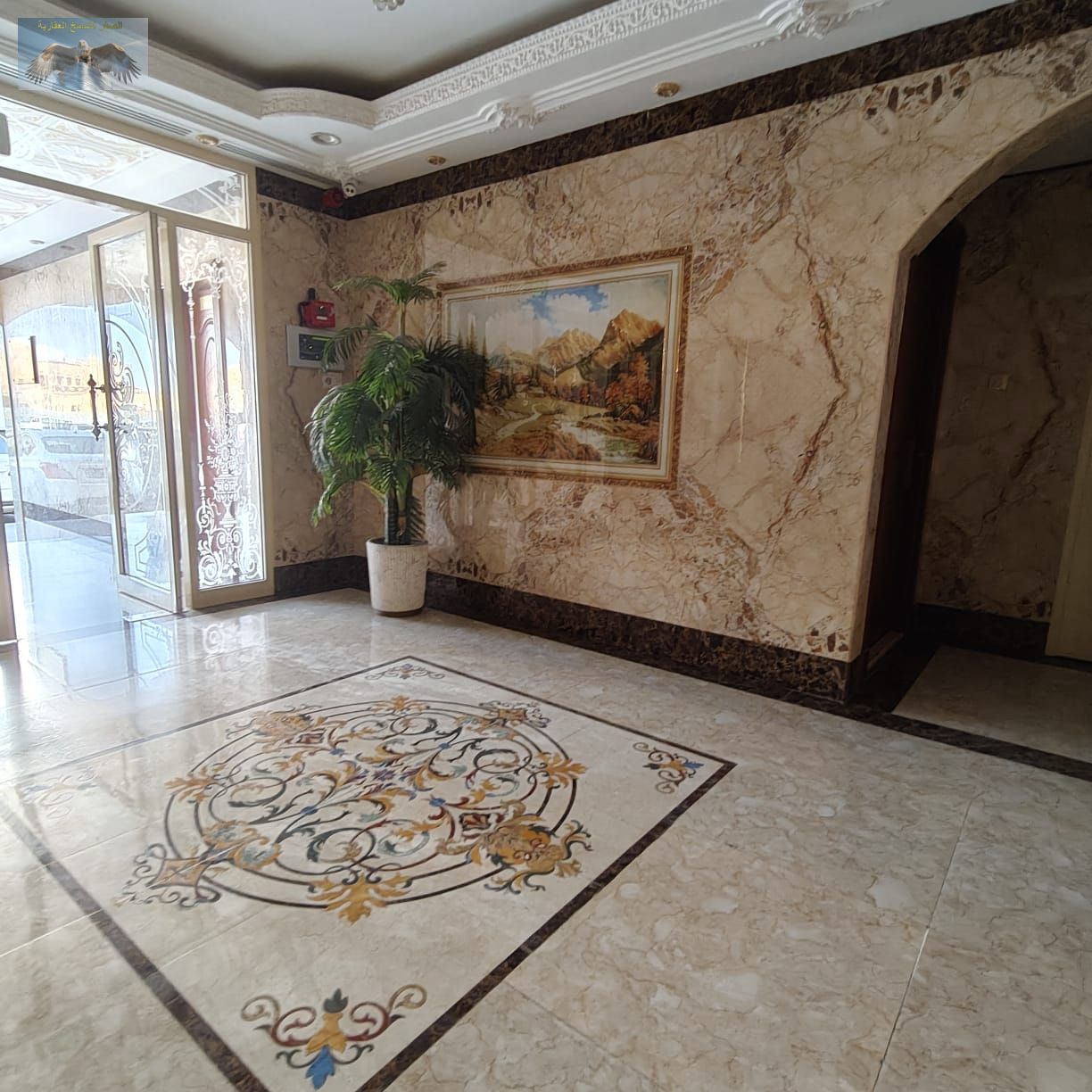 2bedrooms with built-inwardrobes,a large living room with amodern design, 2 bathrooms,central air conditioning,a balcony with an open view,astrategic