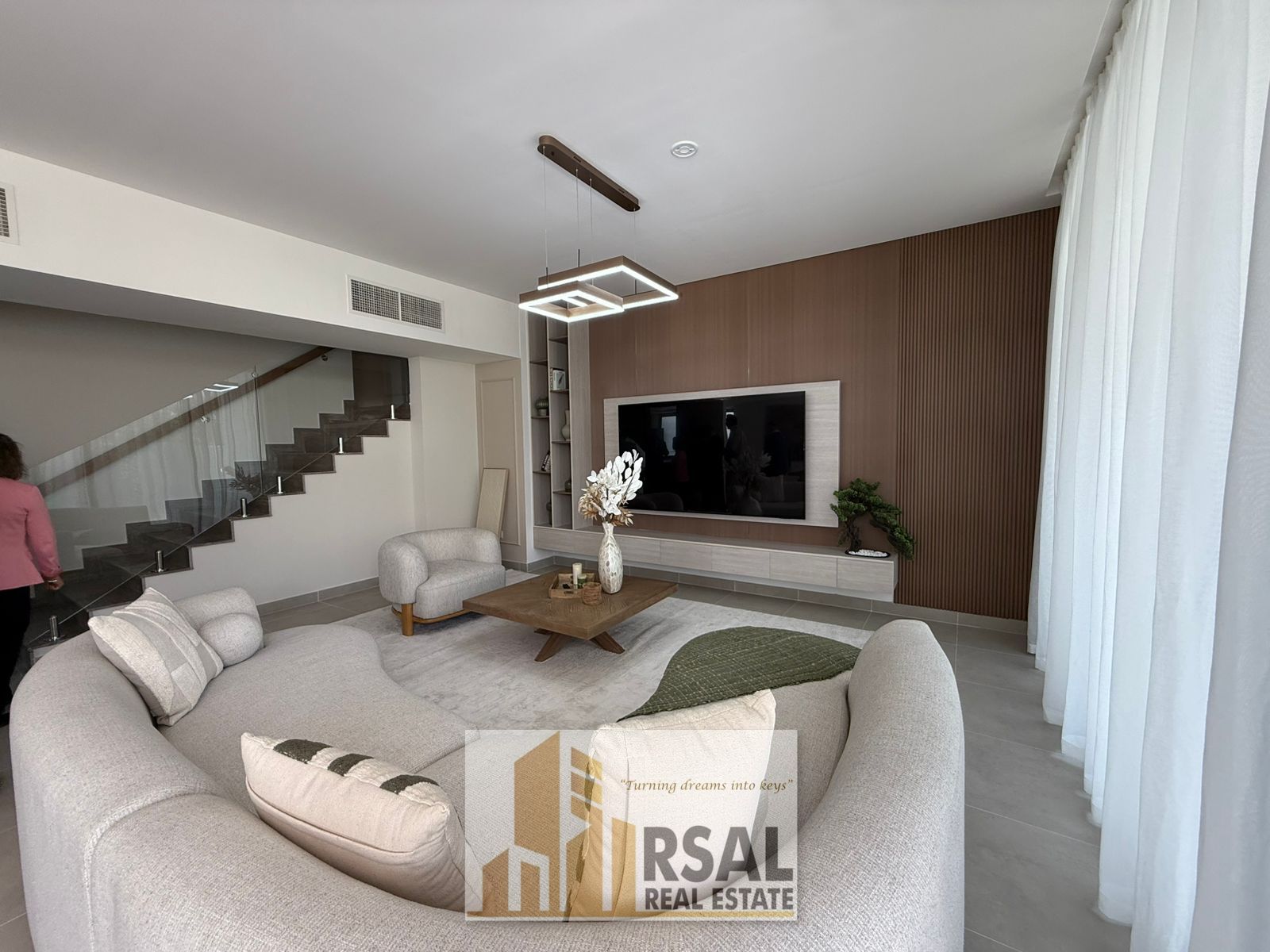 Fully Furnished 5BR / Upgraded Villa / Ready To Move / Post Handover Payment Plan