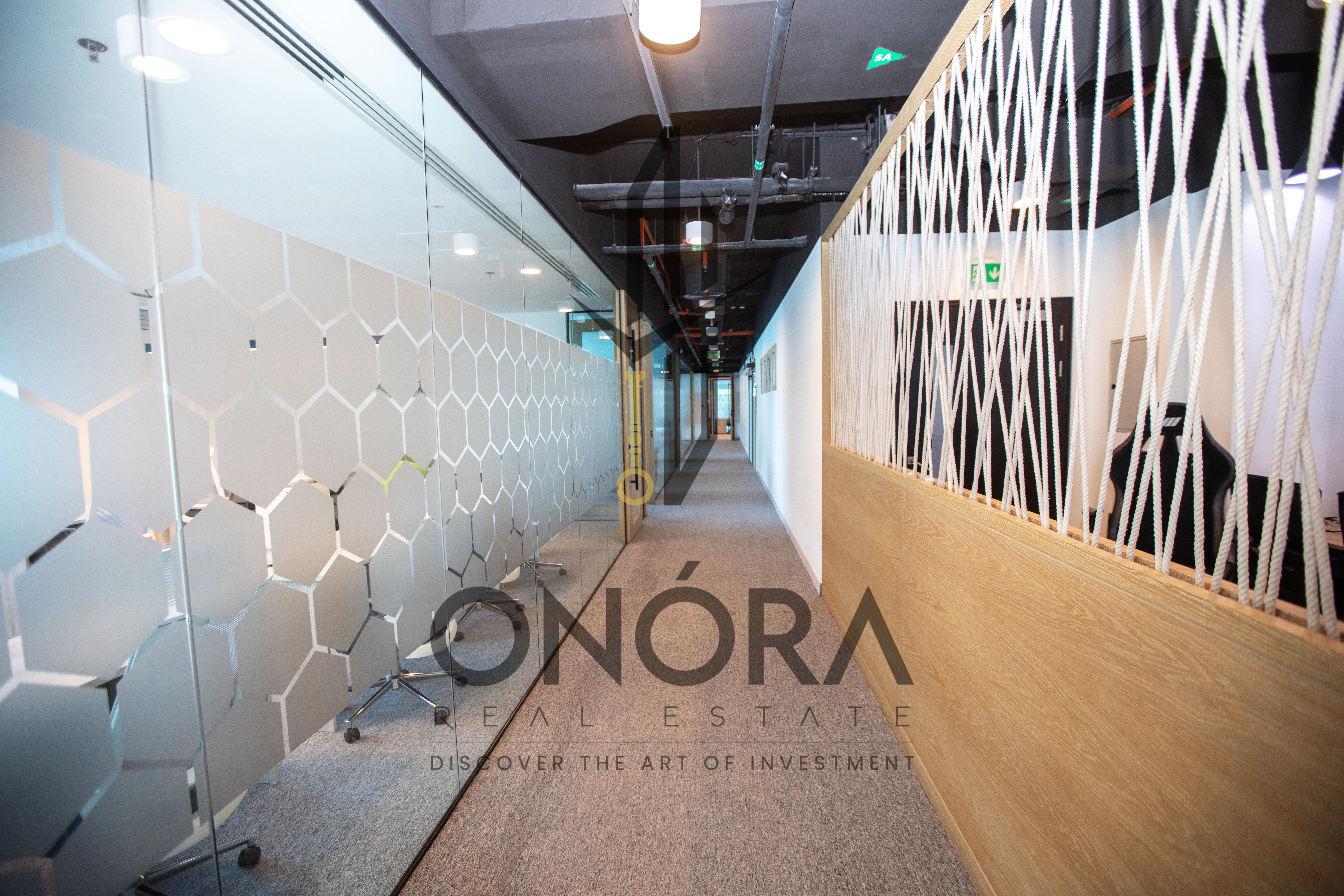 FULLY FITTED OFFICE | 700 SQFT | IDEAL FOR 20–25 STAFF | SKYLINE VIEW | SINGLE BUSINESS TOWER, BUSINESS BAY