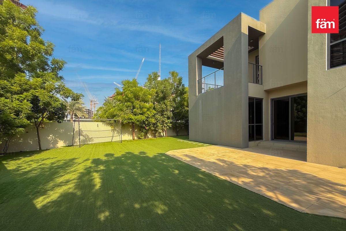 Large Plot | Corner | Unfurnished | Near Mall