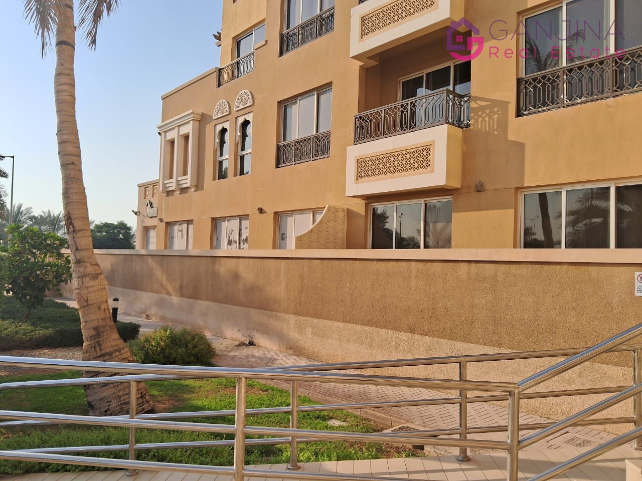 Spacious 2BR+1 Apartment | Beach View
