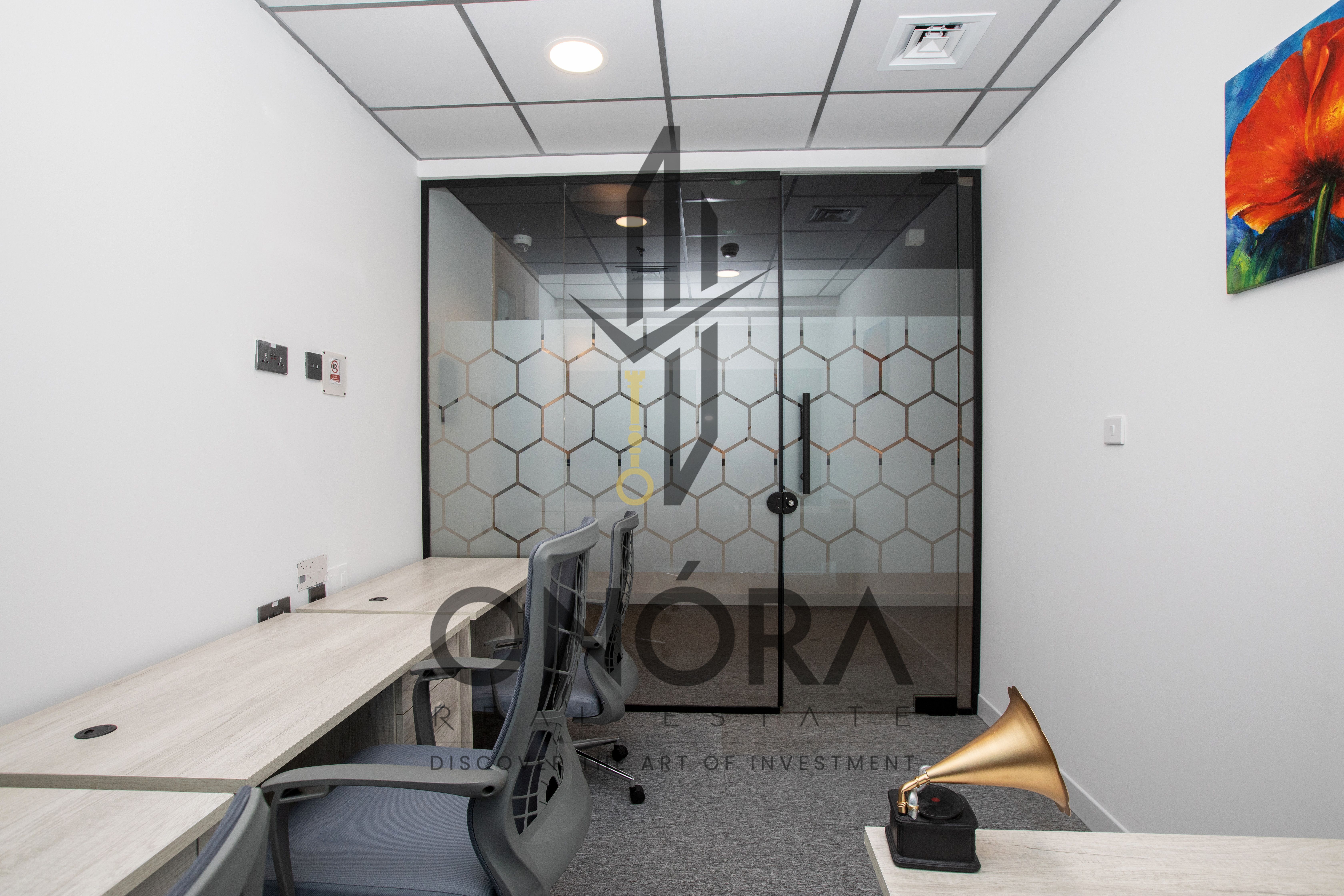 FULLY FITTED OFFICE | 375 SQFT | IDEAL FOR 6–8 PERSONS | SKYLINE VIEW | SINGLE BUSINESS TOWER, BUSINESS BAY