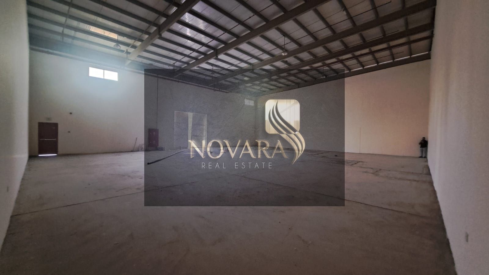 Spacious and fully equipped warehouse for rent in a prime location in Umm Al Quwain, with an area of 4500 sq ft.