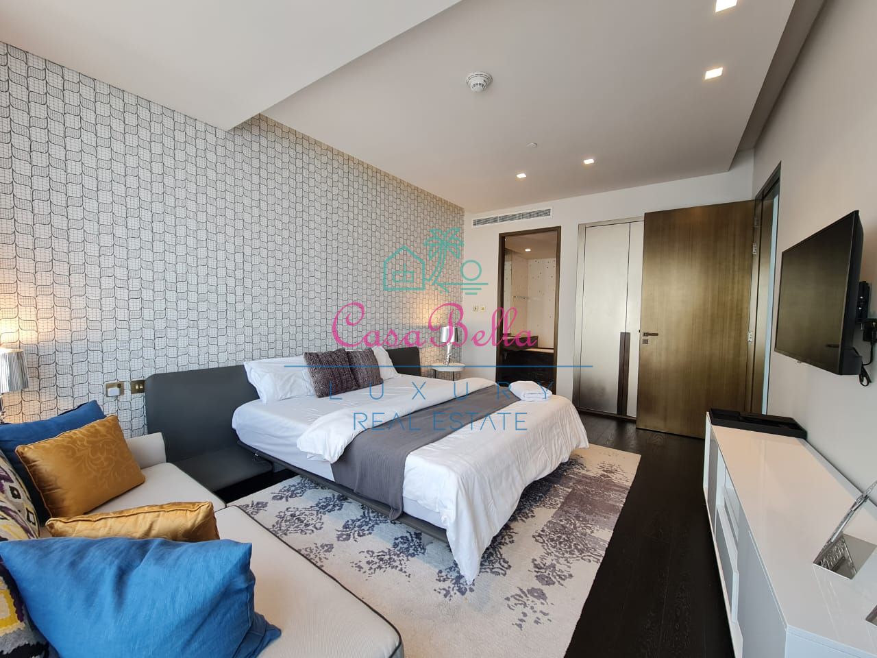 Stunning Palm View | Chiller Free | Near to Tram