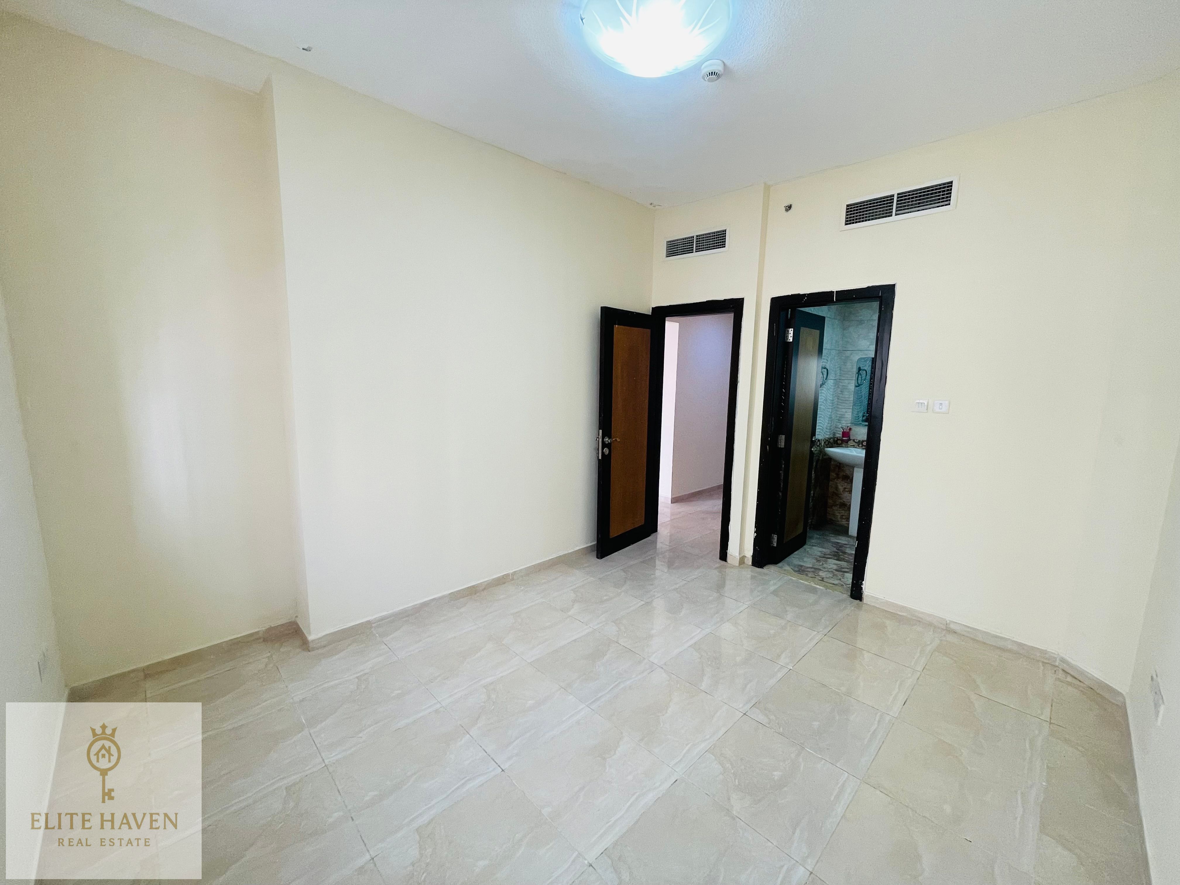 1bhk 38k with parking apartment family building Sahara center near by balcony &2 washroom