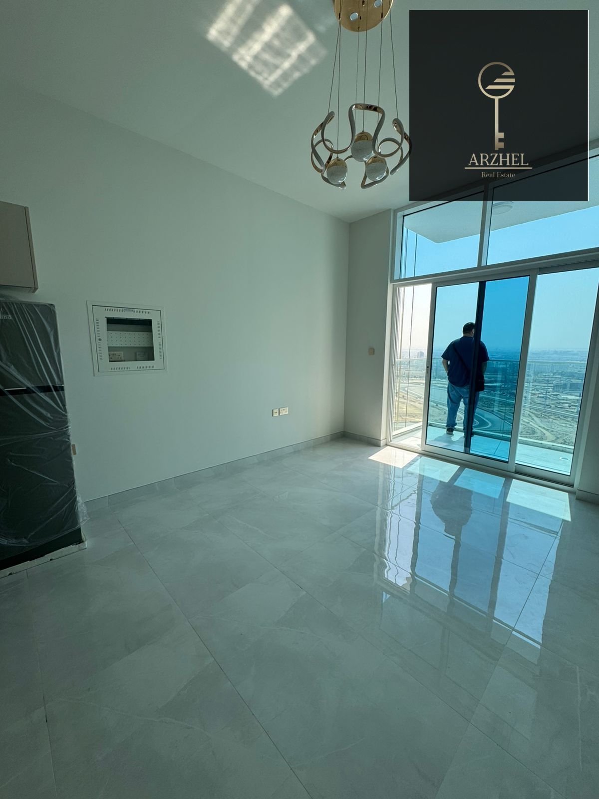 Vacant | furnished | prime location
