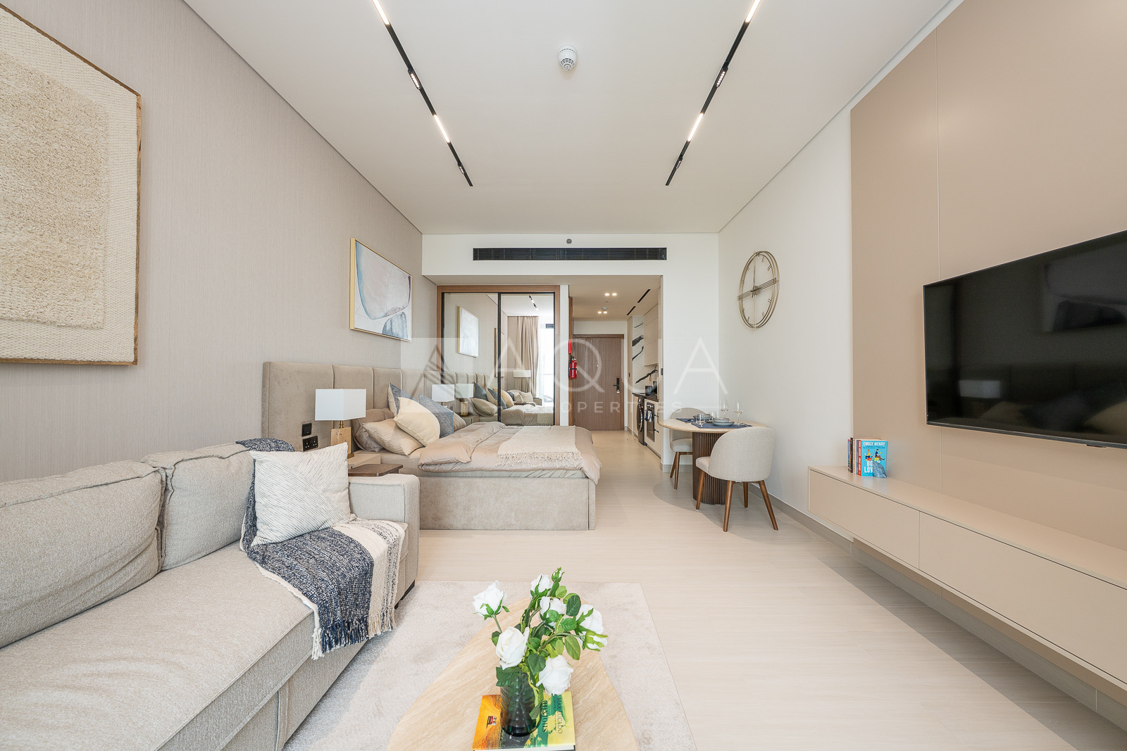 Canal View | Furnished | Private Jacuzzi