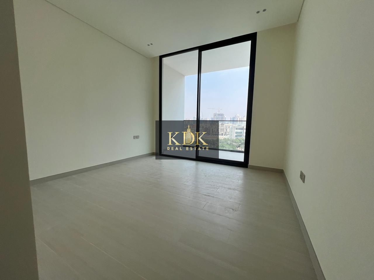 Ready to Move| Prime Location | Spacious Unit