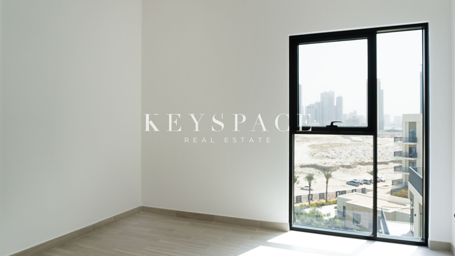 Modern Waterfront Unit | Vacant | Uninterrupted Ocean Views | Resale