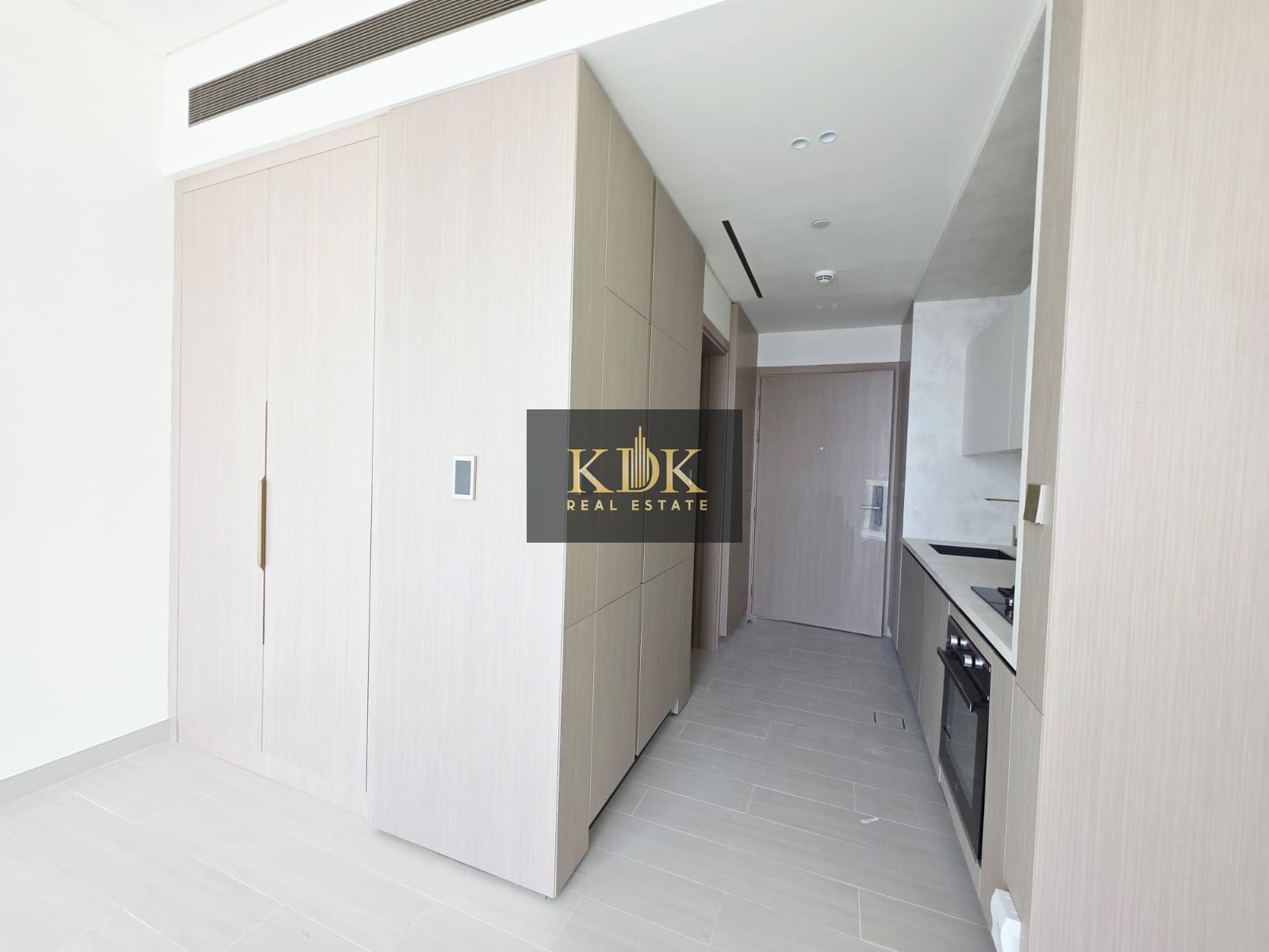 Brand New-Bright &Spacious-Fitted kitchen