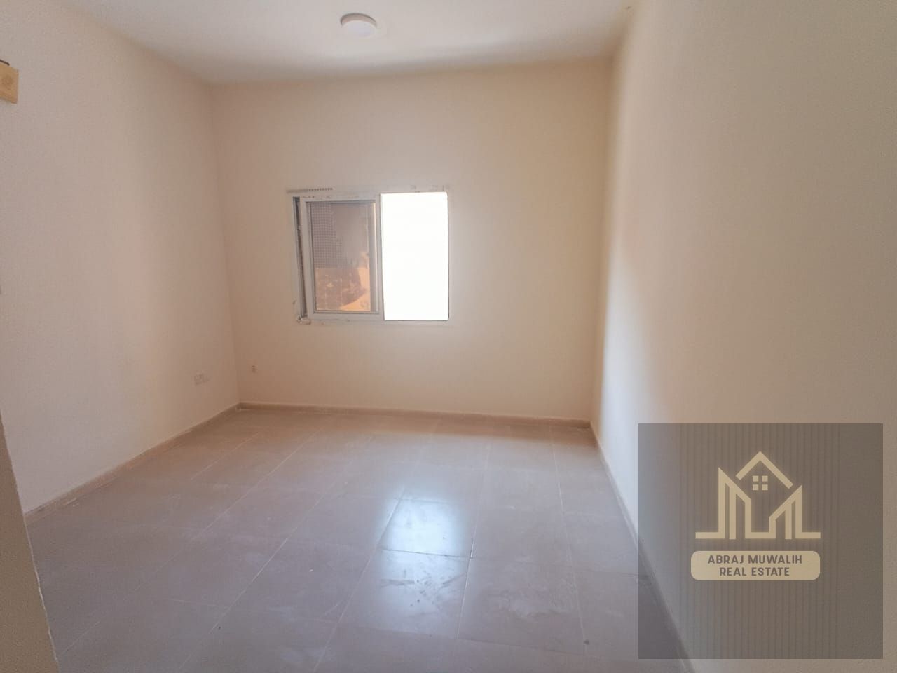 READY TO MOVE APARTMENT JUST 27K MUWAILEH SHARJAH