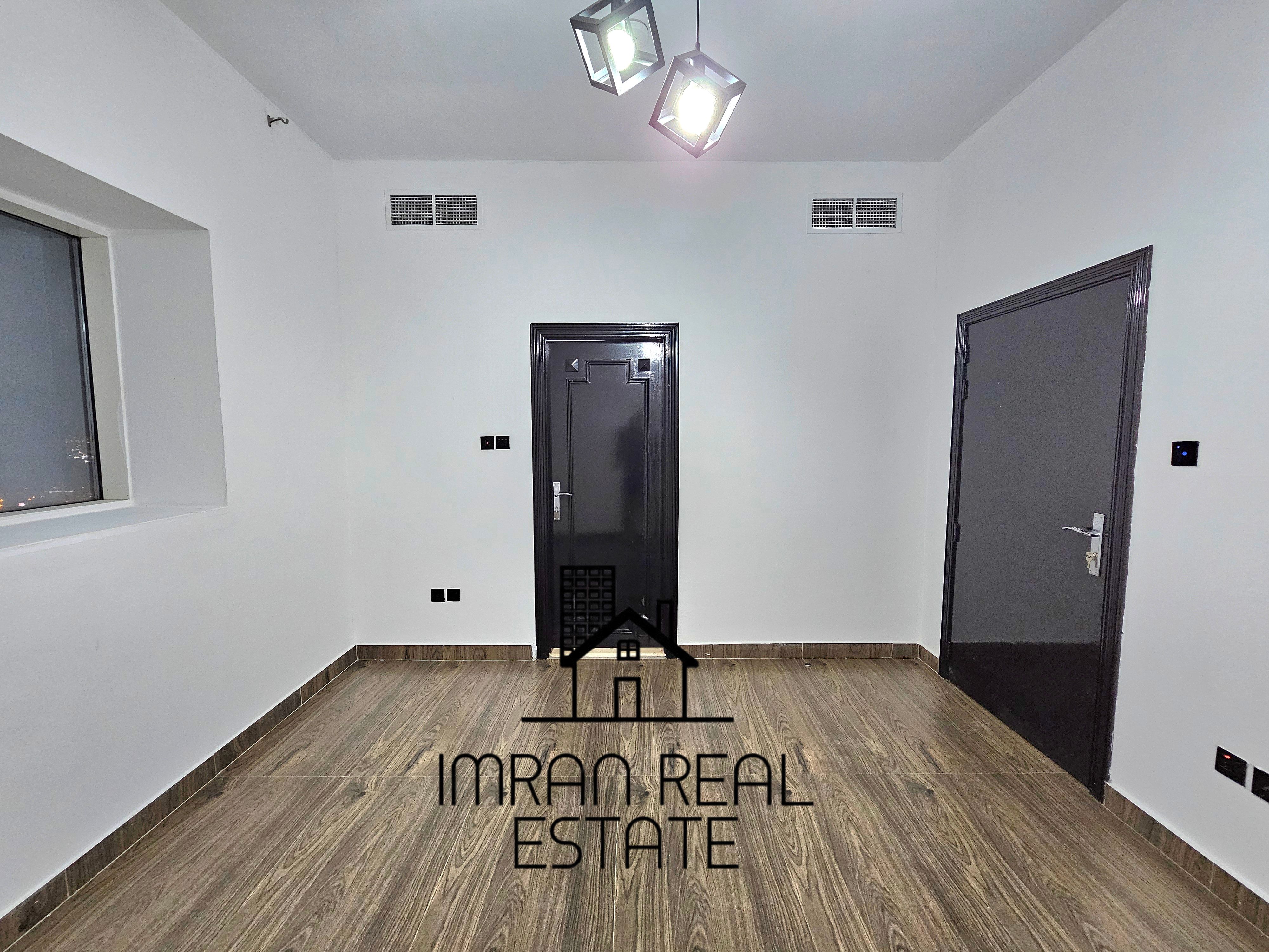 LUXURIOUS SEAFRONT 2BHK PRIME LOCATION GYM POOL BALCONY COVERED PARKING