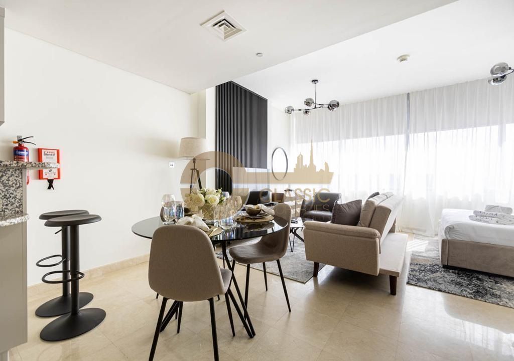 EXPANSIVE BRIGHT STUDIO | OPEN KITCHEN | RENTED