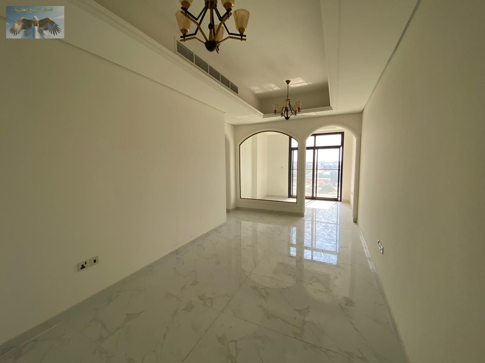 Three spaciousbedrooms,including 2master bedroomsalarge separateliving roomwith anelegantdesignsuitableforfamilies. SmartSystem forintelligent control