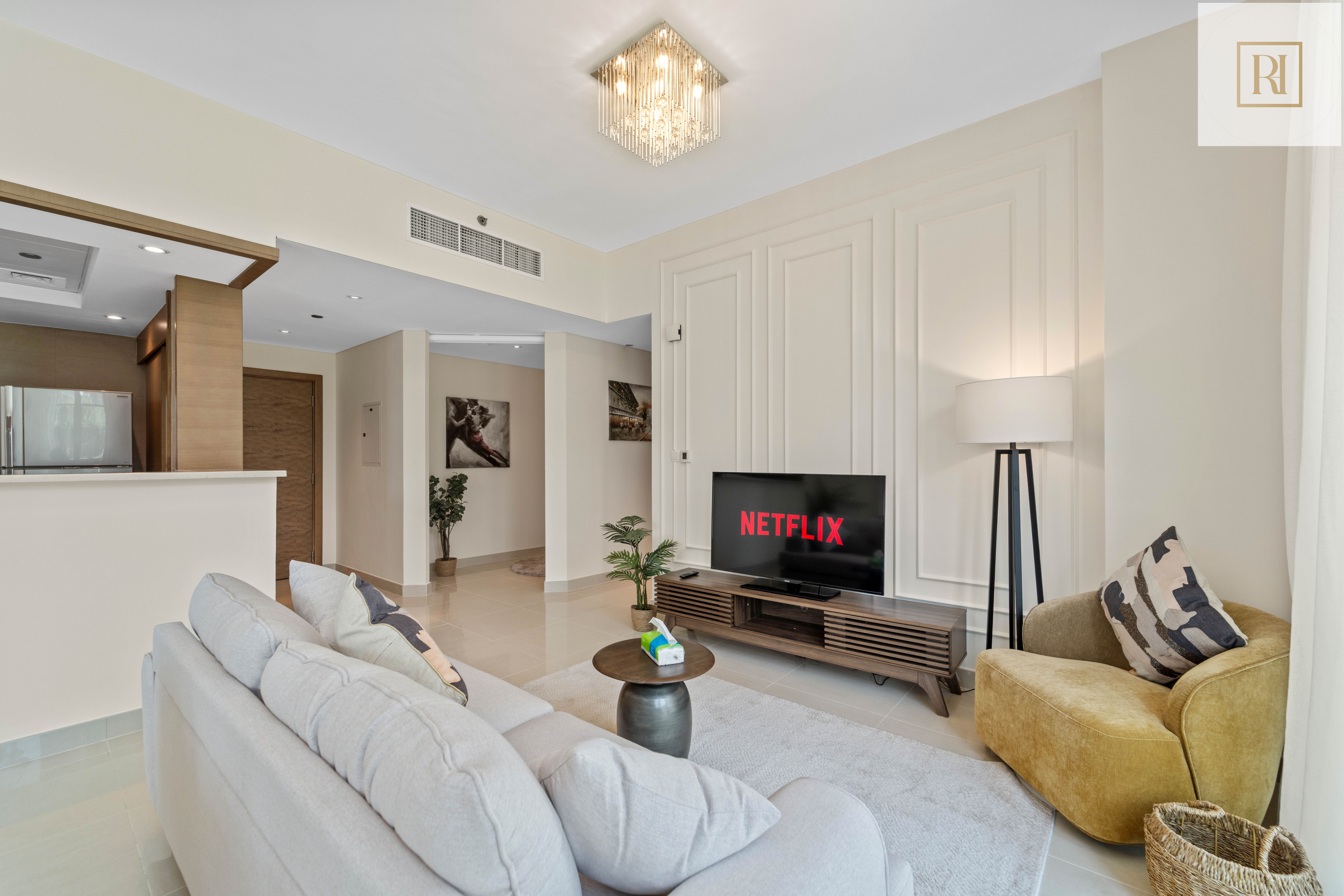 Lux Upscale Living | Walk to Dubai Mall