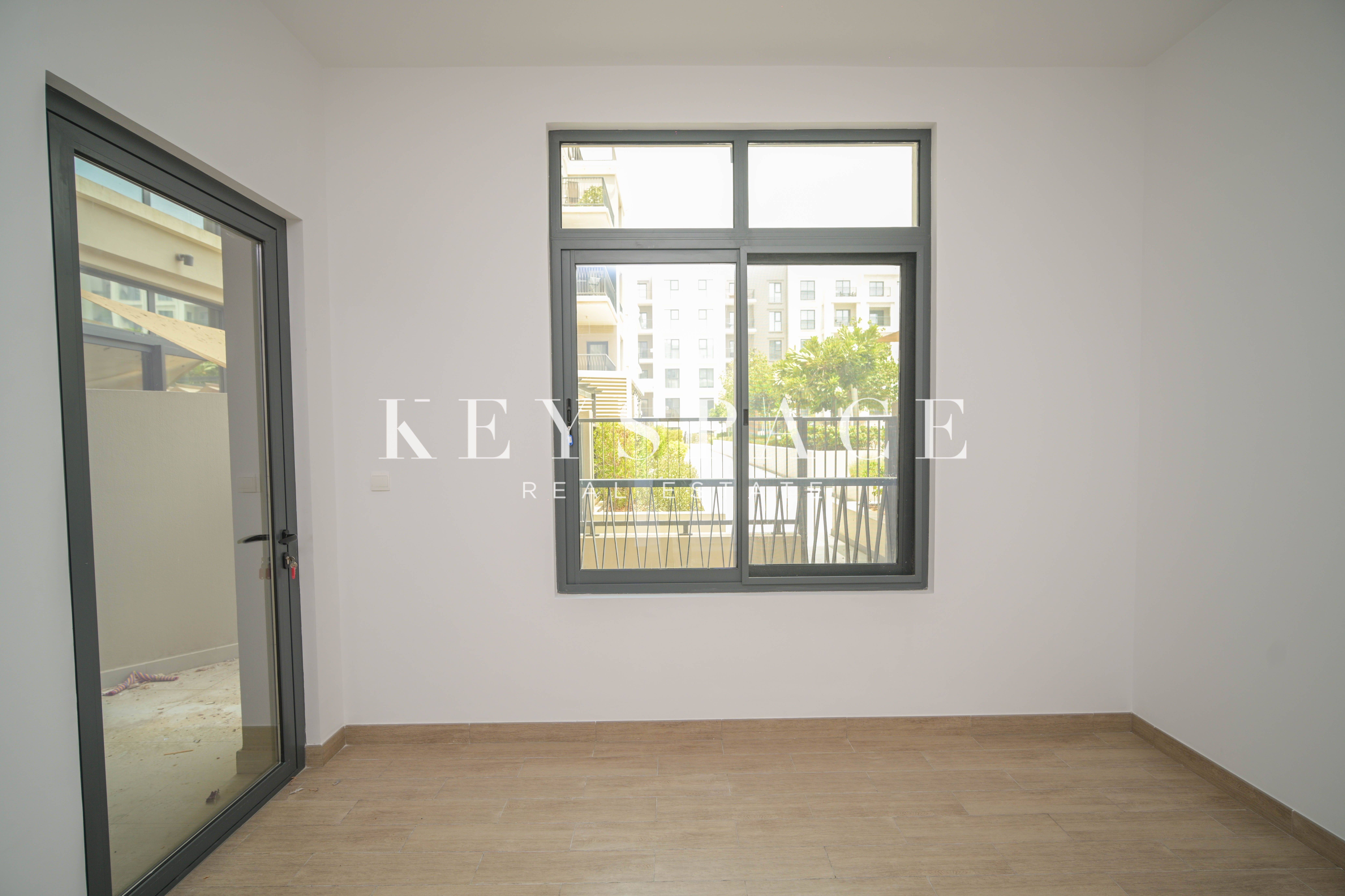 Beachfront Elegance | Vacant Apartment | Scenic Ocean Views | Resale
