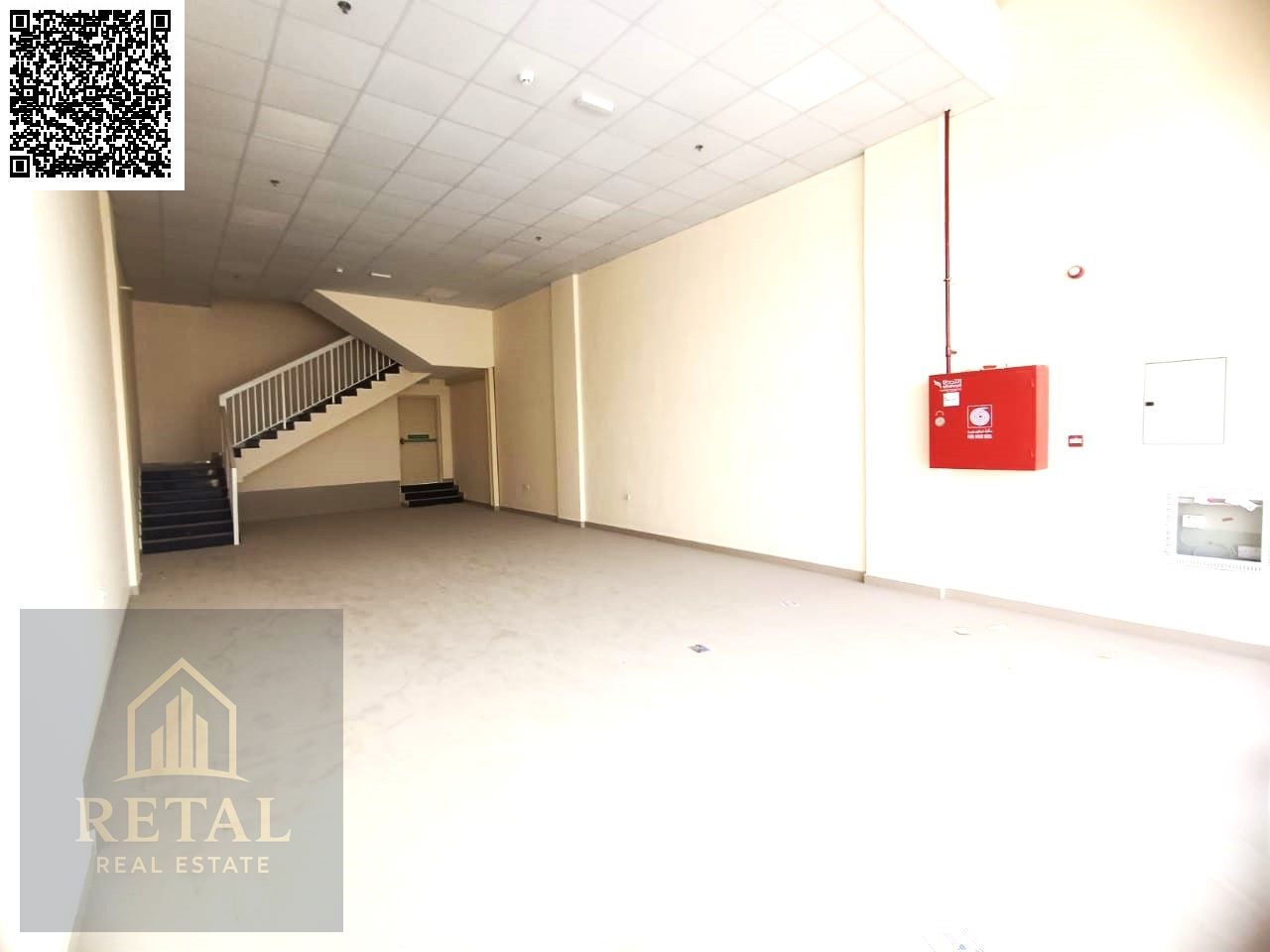For rent in the building materials market, large space and good rent.
