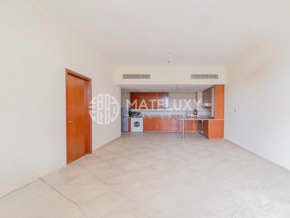Spacious One Bedroom with Storage
