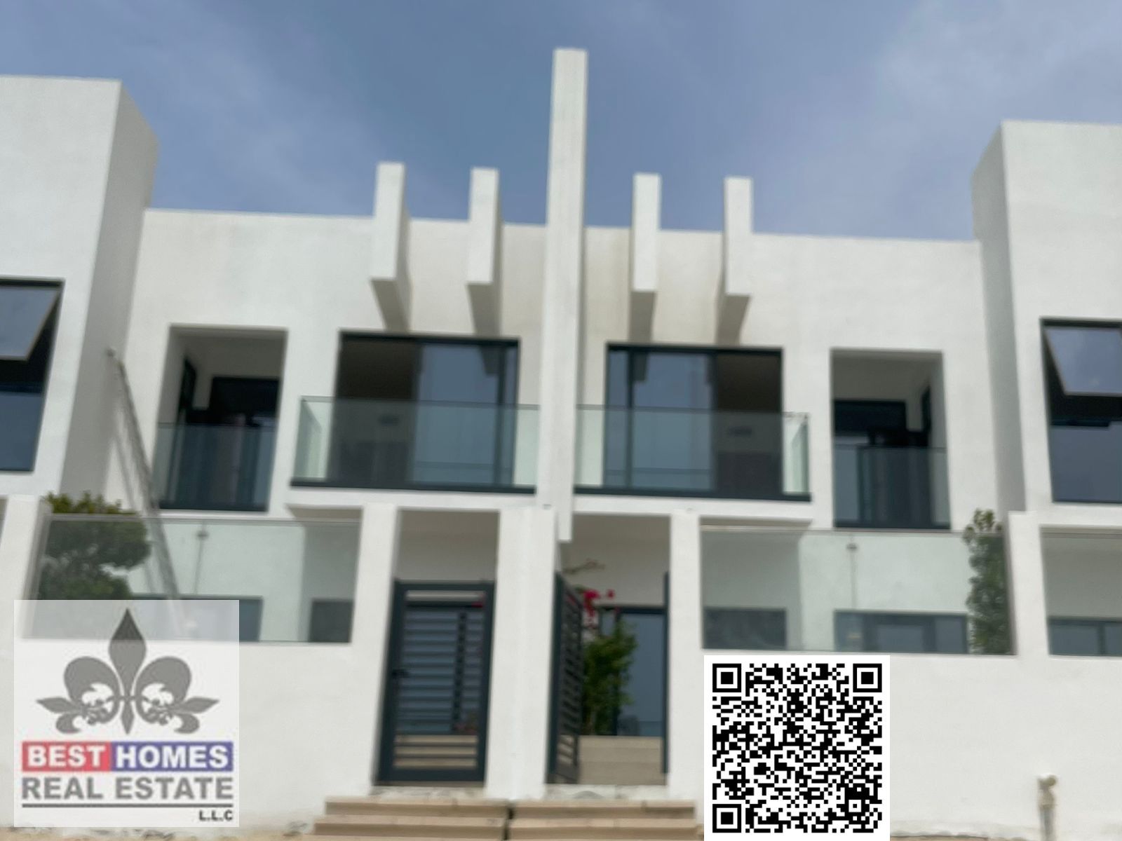 VILLA FOR SALE IN AJMAL MAKAN ALSHARJA ISLAND 5ROOM WHTER FORNT VIEW LUXURIOUS LIFE STYLE