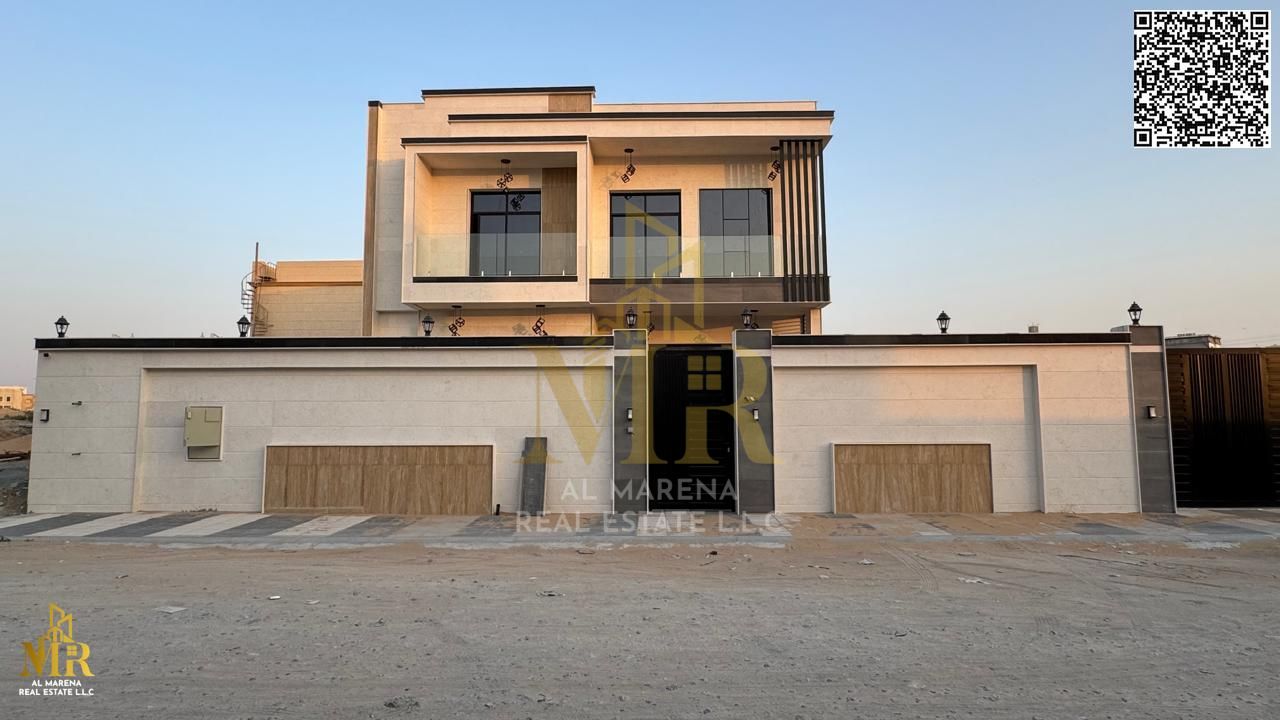 Two-story villa with a roof terrace, 6200 sq ft, including air conditioning, at a very attractive price of 3 million. Five master bedrooms, a garden,