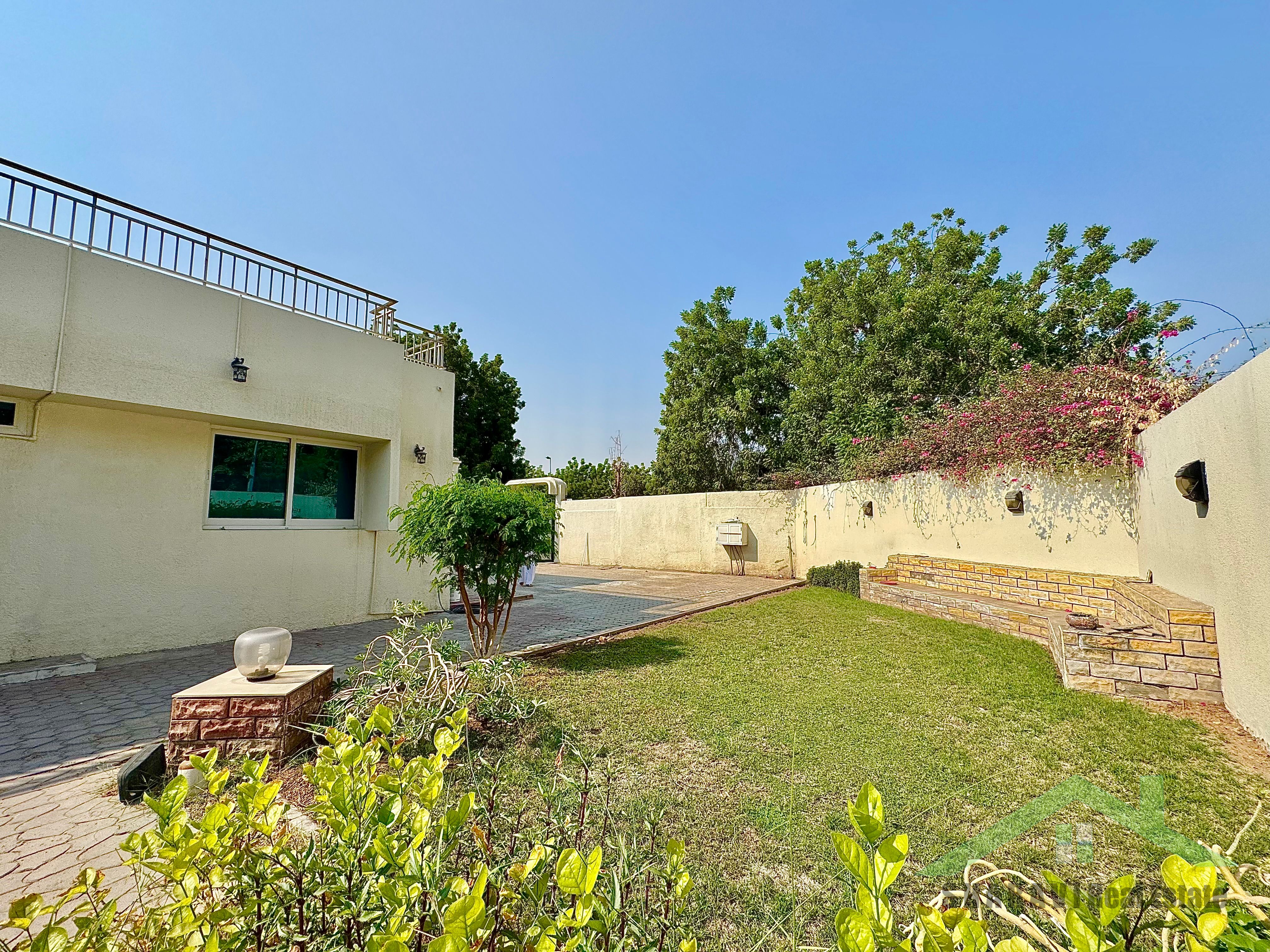 Independent Corner Villa|Garden|Parking