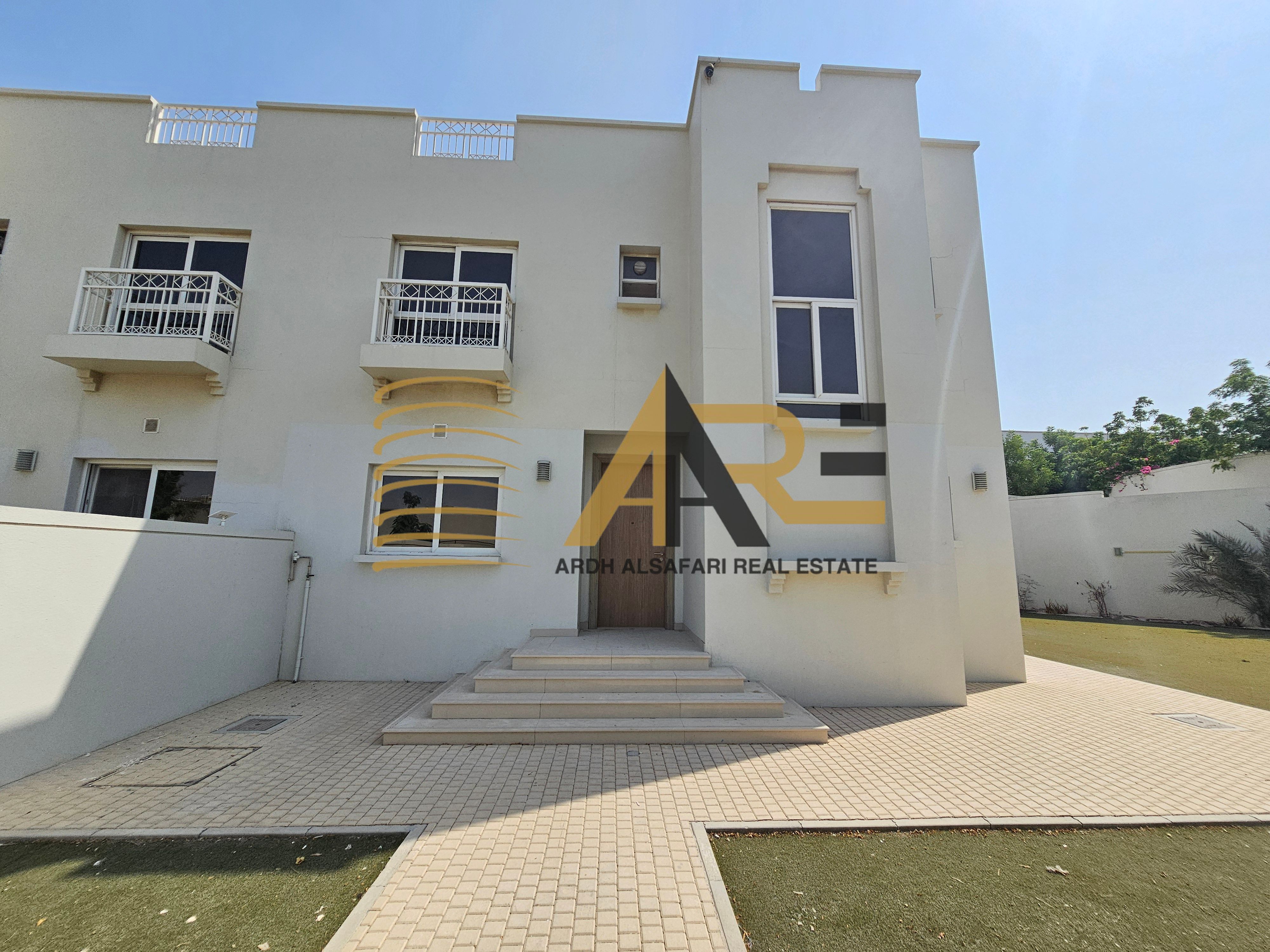 Amazing offer Fully renovated 3bed garden maid room parking 110k