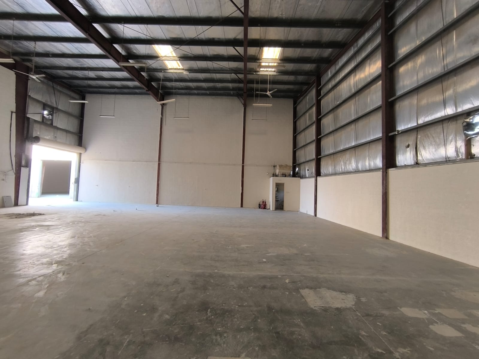 Renovated warehouse for rent in DIP 2