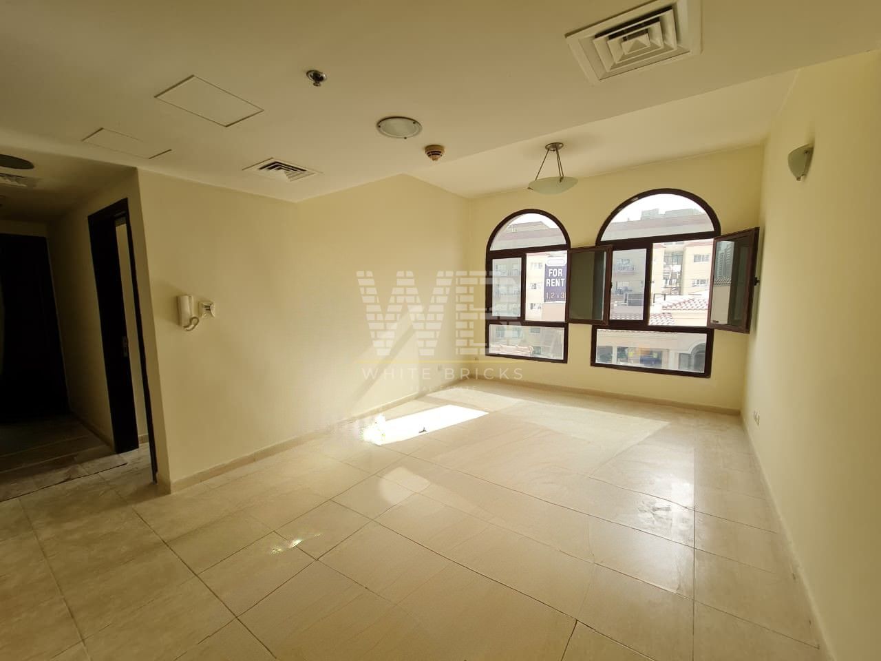 Near to Circle Mall | High Floor | Vacant