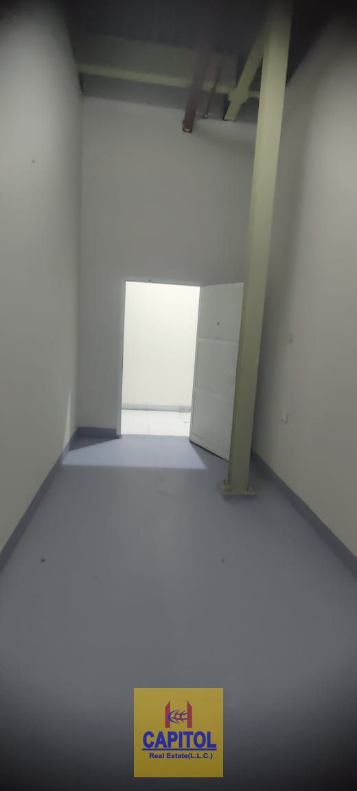 125 sqft ground floor, only one unit left for small size warehouse