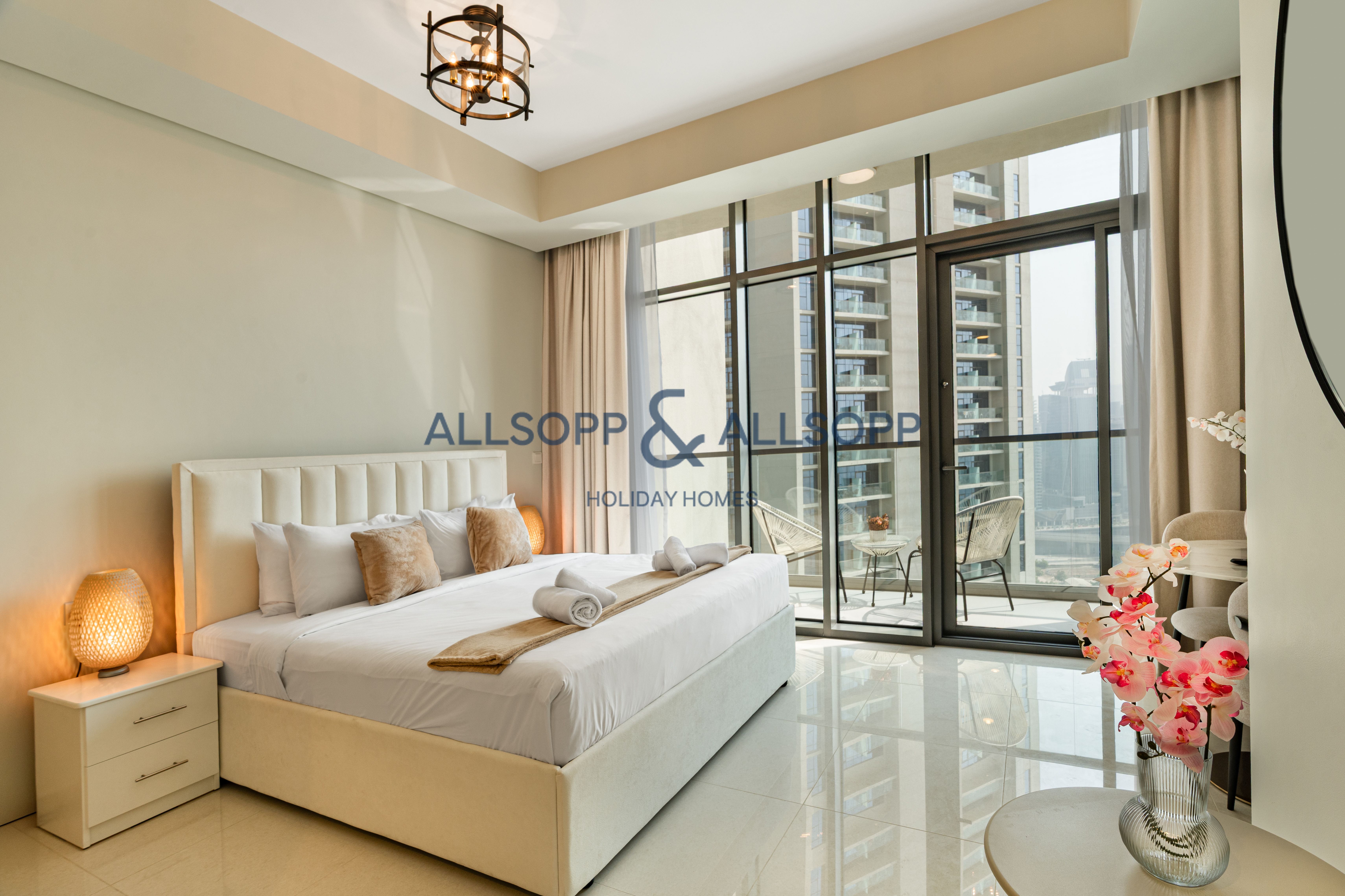 Skyline Studio Escape | Aykon City Tower C