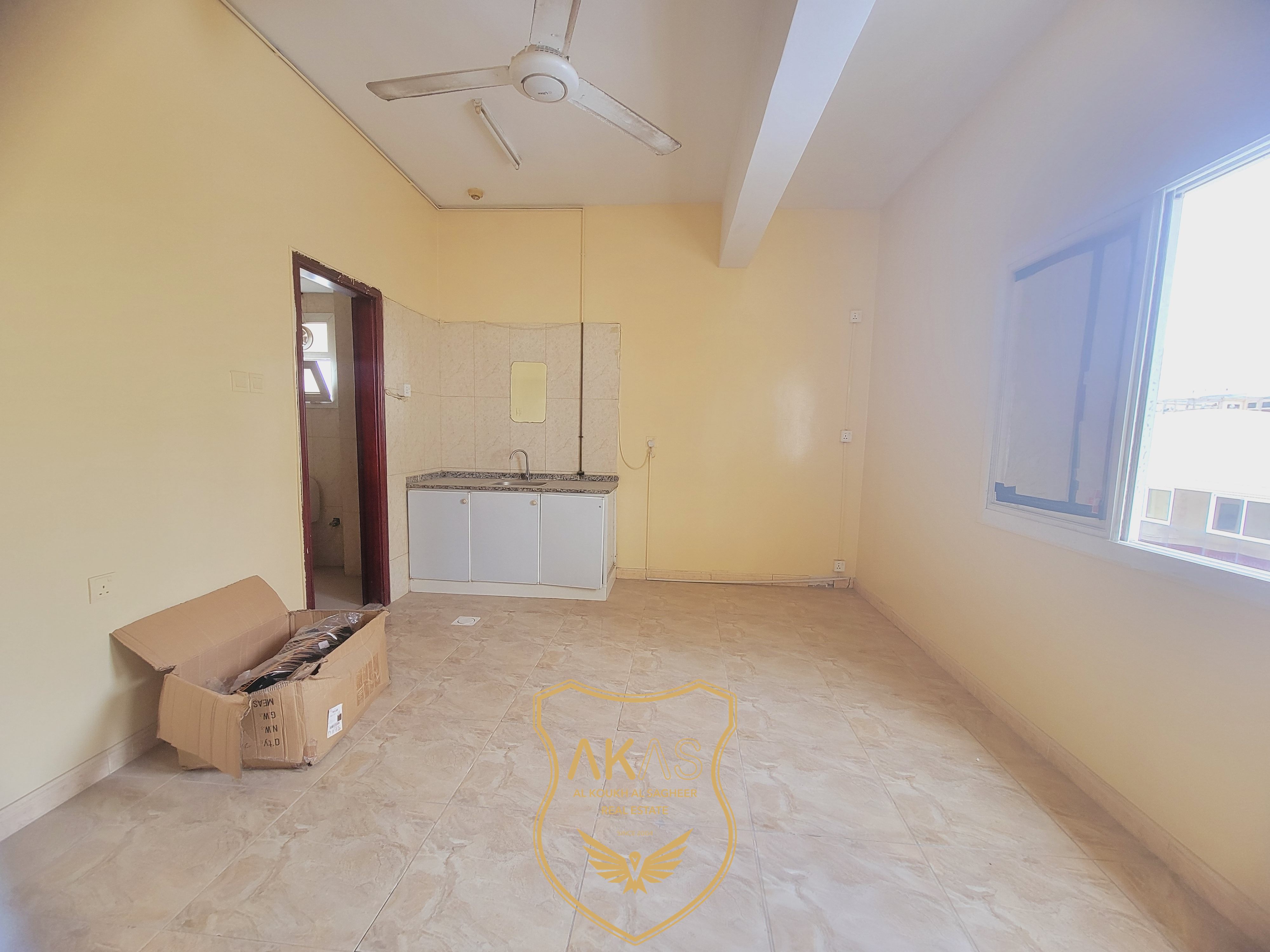 Spacious studio flat central gas open view close to rolla park only 14k