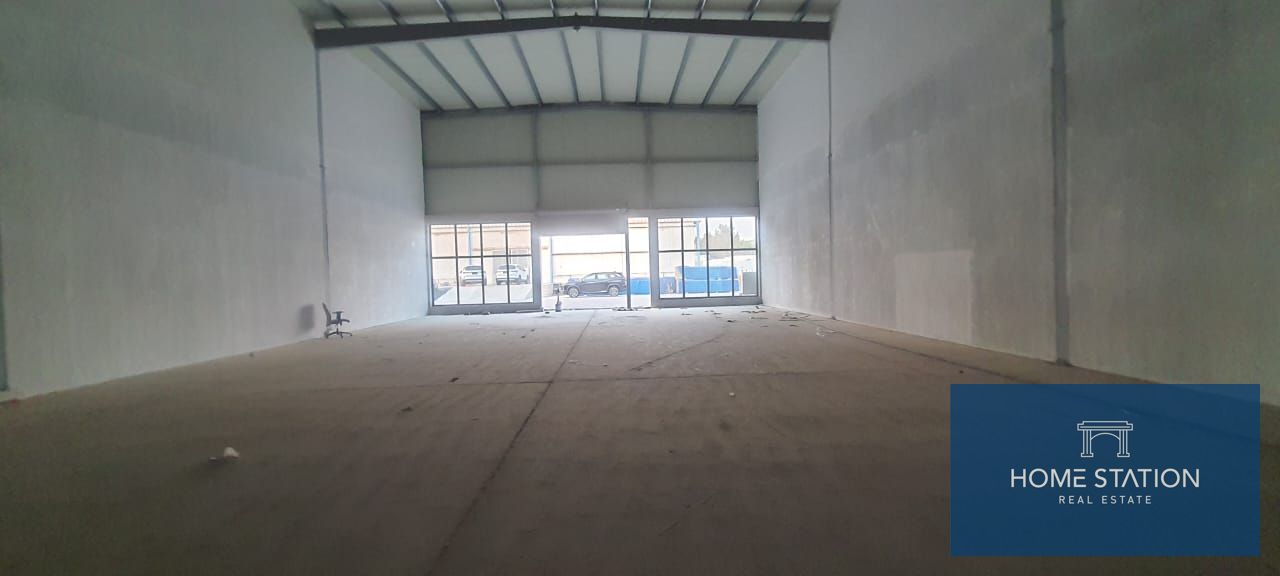 READY TO MOVE WAREHOUSE FOR ANY COMMERCIAL ACTIVITY