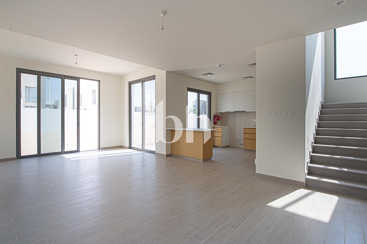 Luxurious 4-Bed | Private Garden | Close To Pool