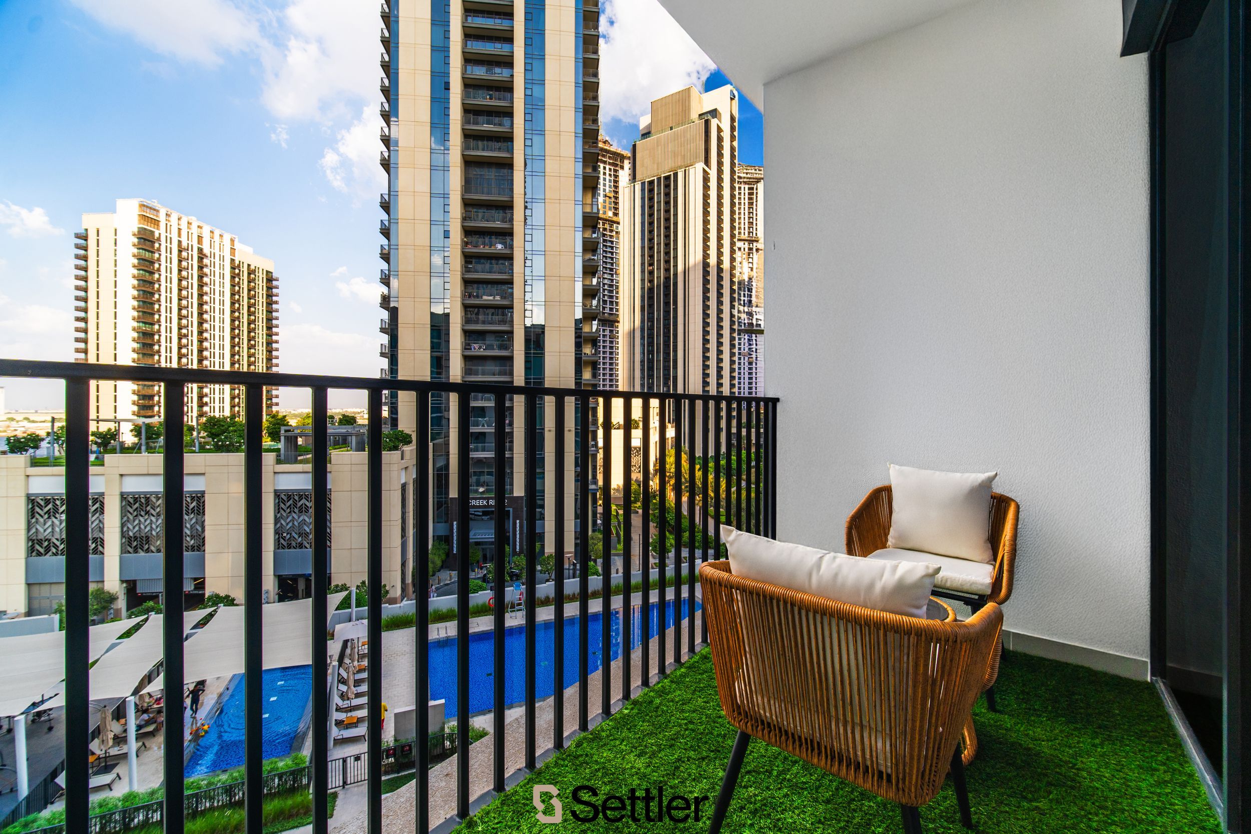 Island Park |Furnished | Pool View