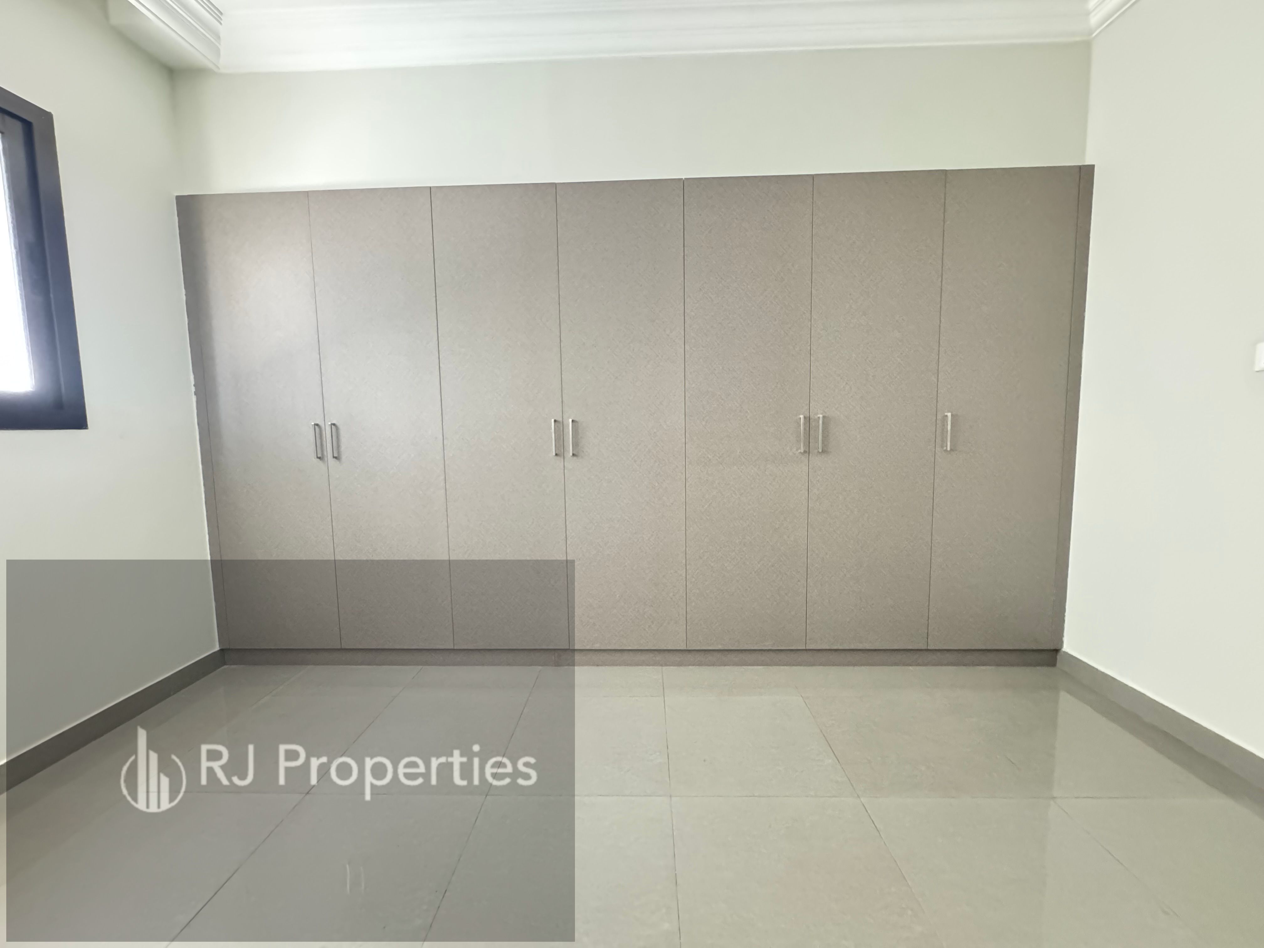 Hot offer 30 days free luxury 1Bhk with waderobe balcony with Parking 50k