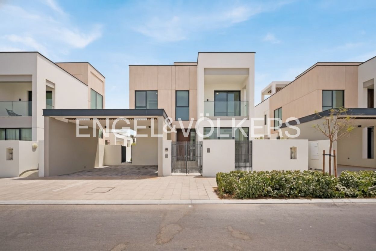 Brand New | Vacant | Contemporary Elegance