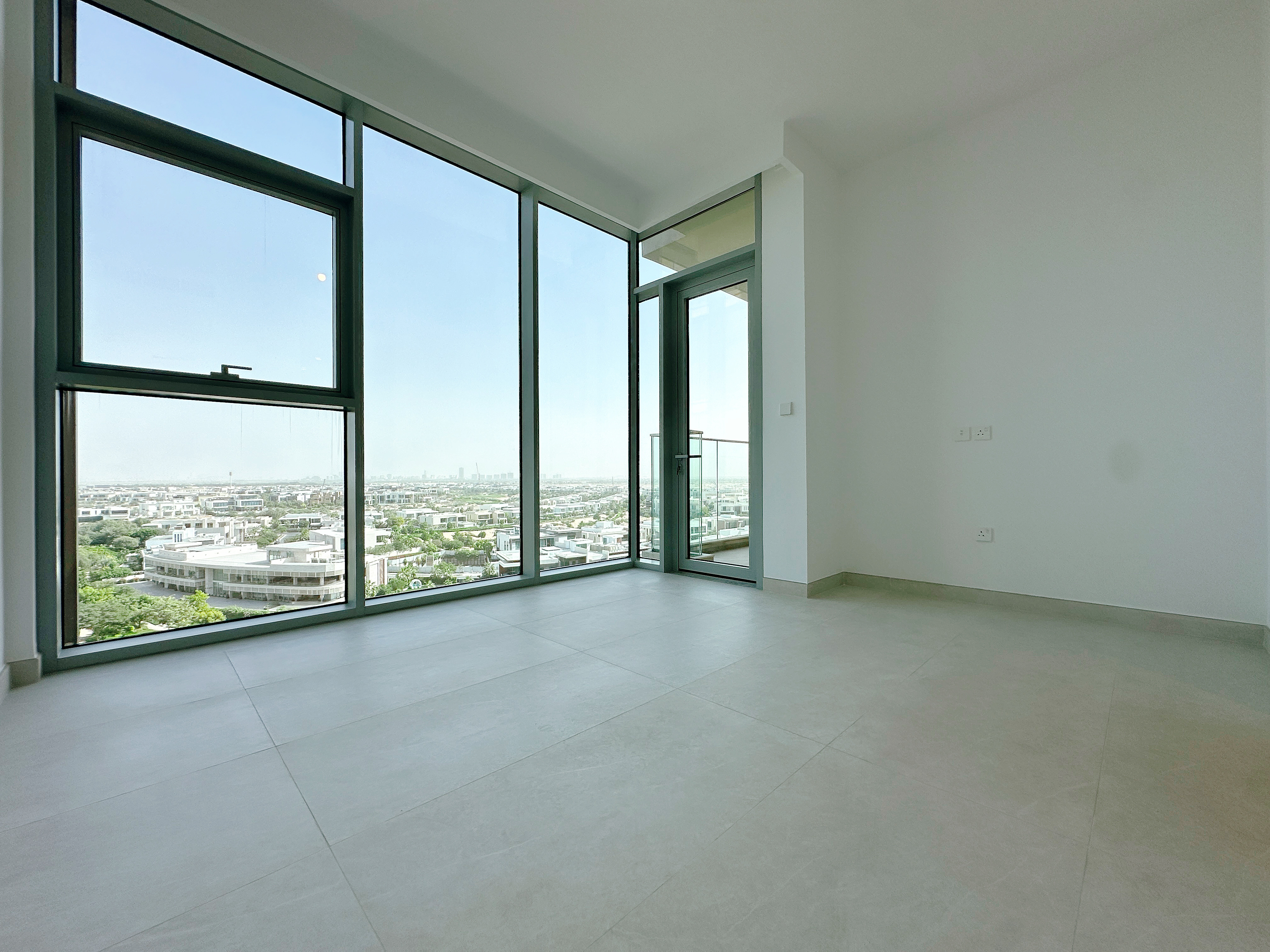 Golf view | High floor | Maid room