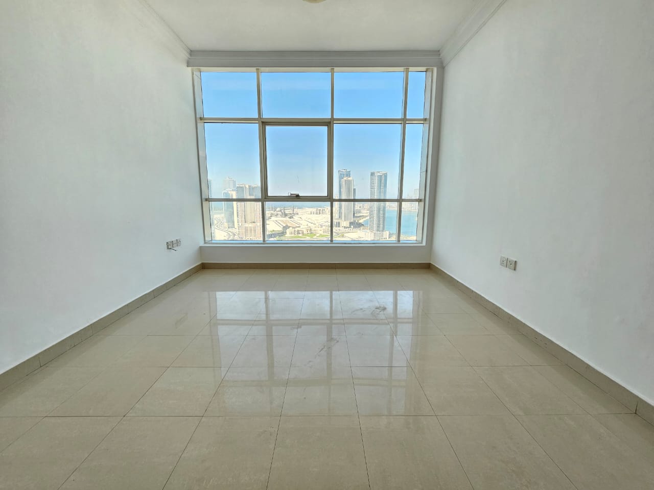 SEA VIEW LUXURY 3BHK WITH BALCONY,WARDRO & MAIDROOM(Gym,POOL ,Kids PLAY AREA)EASY ACCESS TO DUBAI
