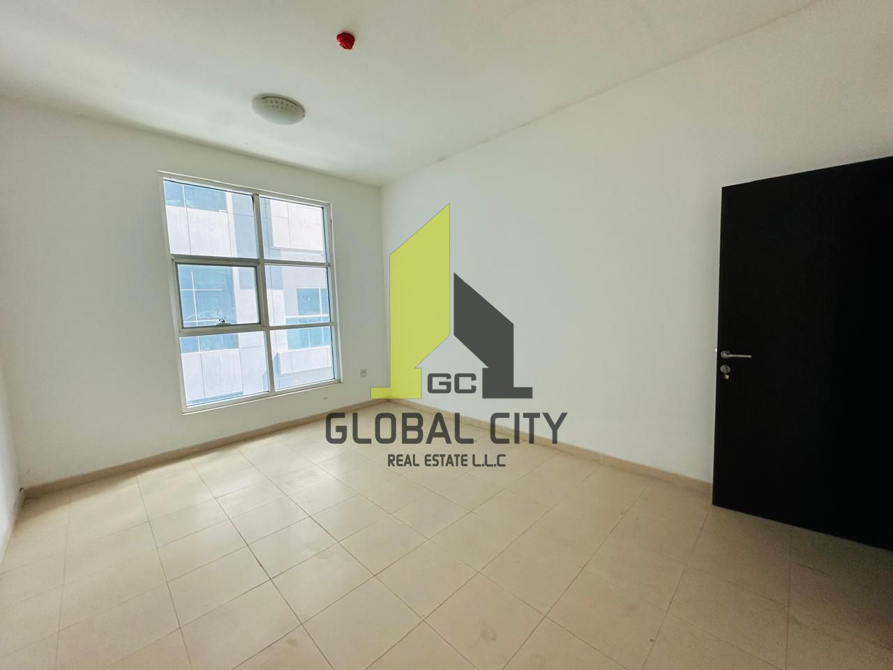 one bedroom appartment available for sale