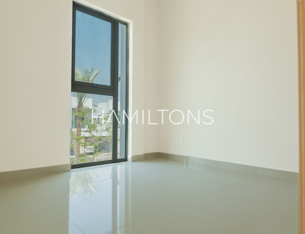 Luxury Living | Close to City Centre | Resale