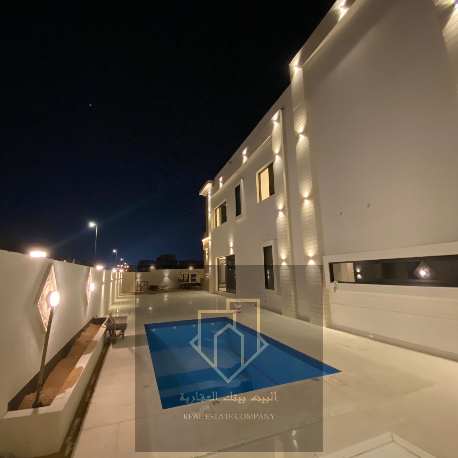Villa for sale in Al-Yasmin area, 8 master bedrooms and a maid's room