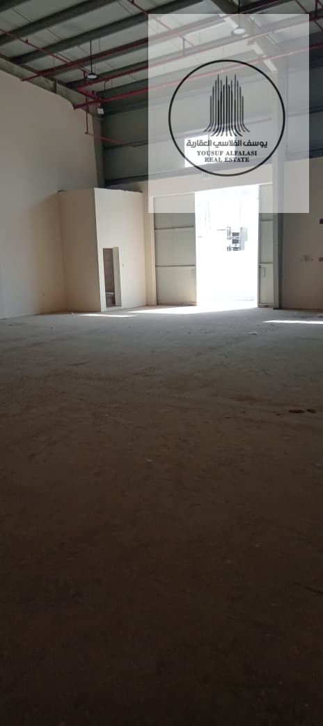 A rare investment opportunity – a premium 2400 sq ft warehouse with 22 kW of electricity is now available for only 91,000 – flexible payment options w