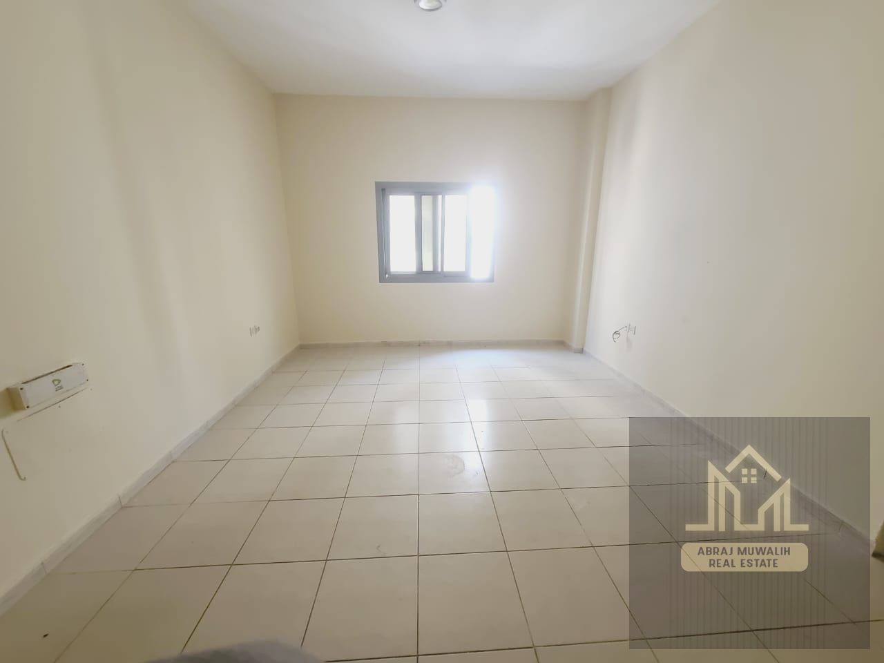 Ready to move apartment available prime location Central AC