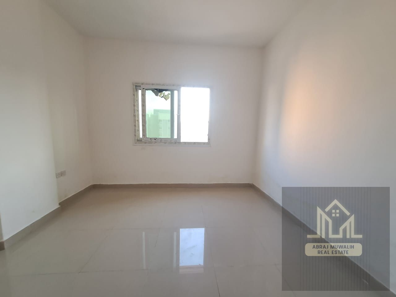Ready to move apartment available prime location Central AC near safari Mall