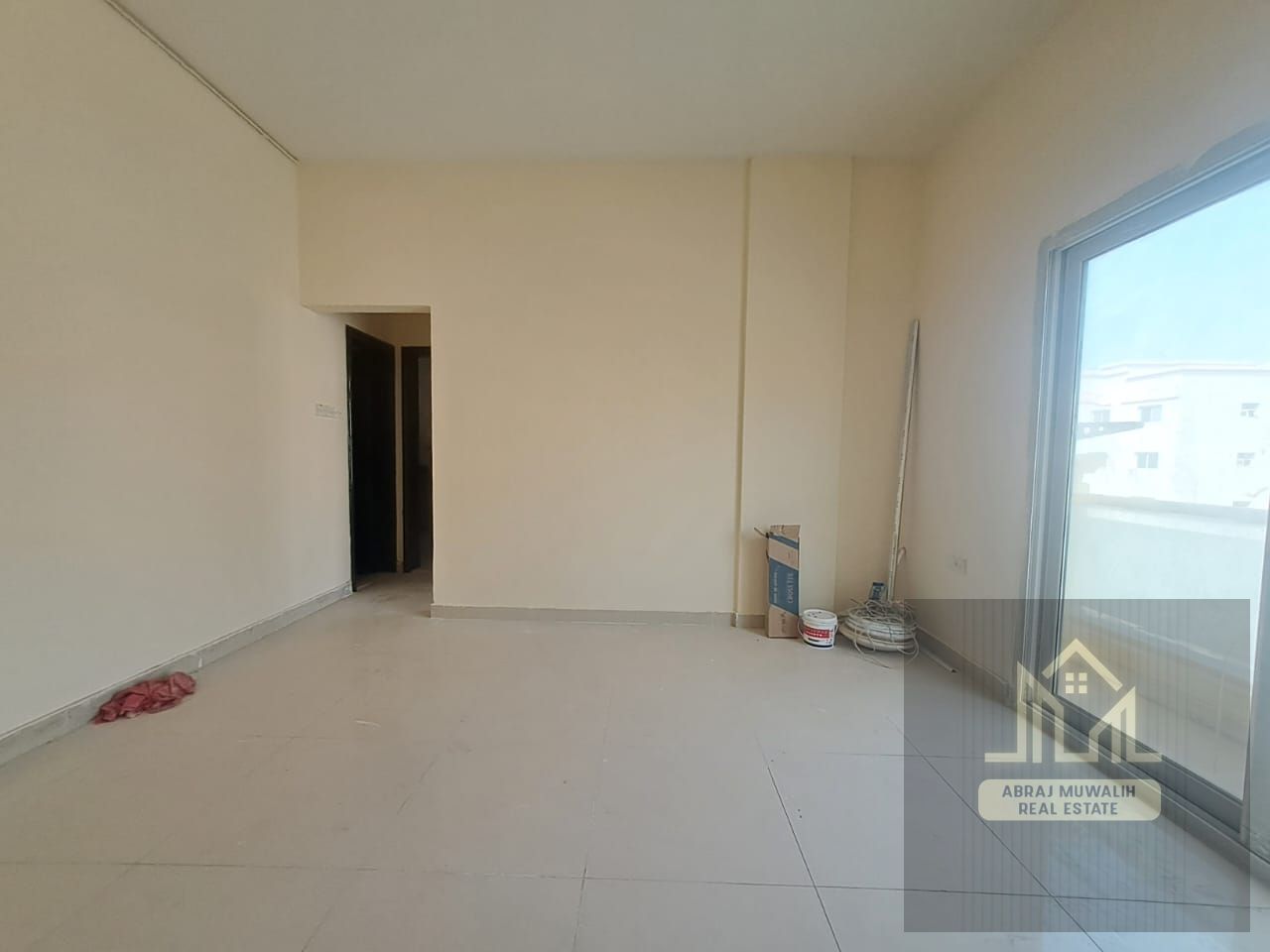 A SPACIOUS GORGEOUS APPARTMENT WITH BALCONY PRIME LOCATION// AFFORDABLE PRICE