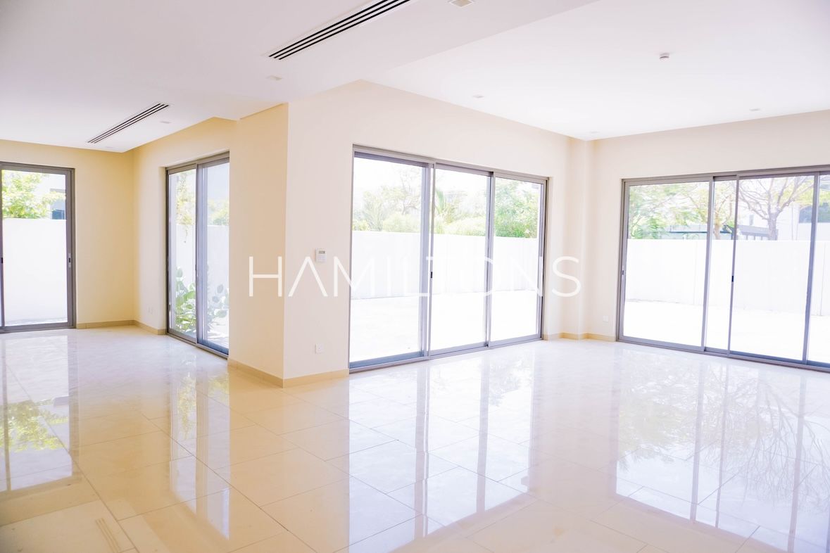 Beautiful Villa for Resale | With Garden | Located in the Heart of Sharjah