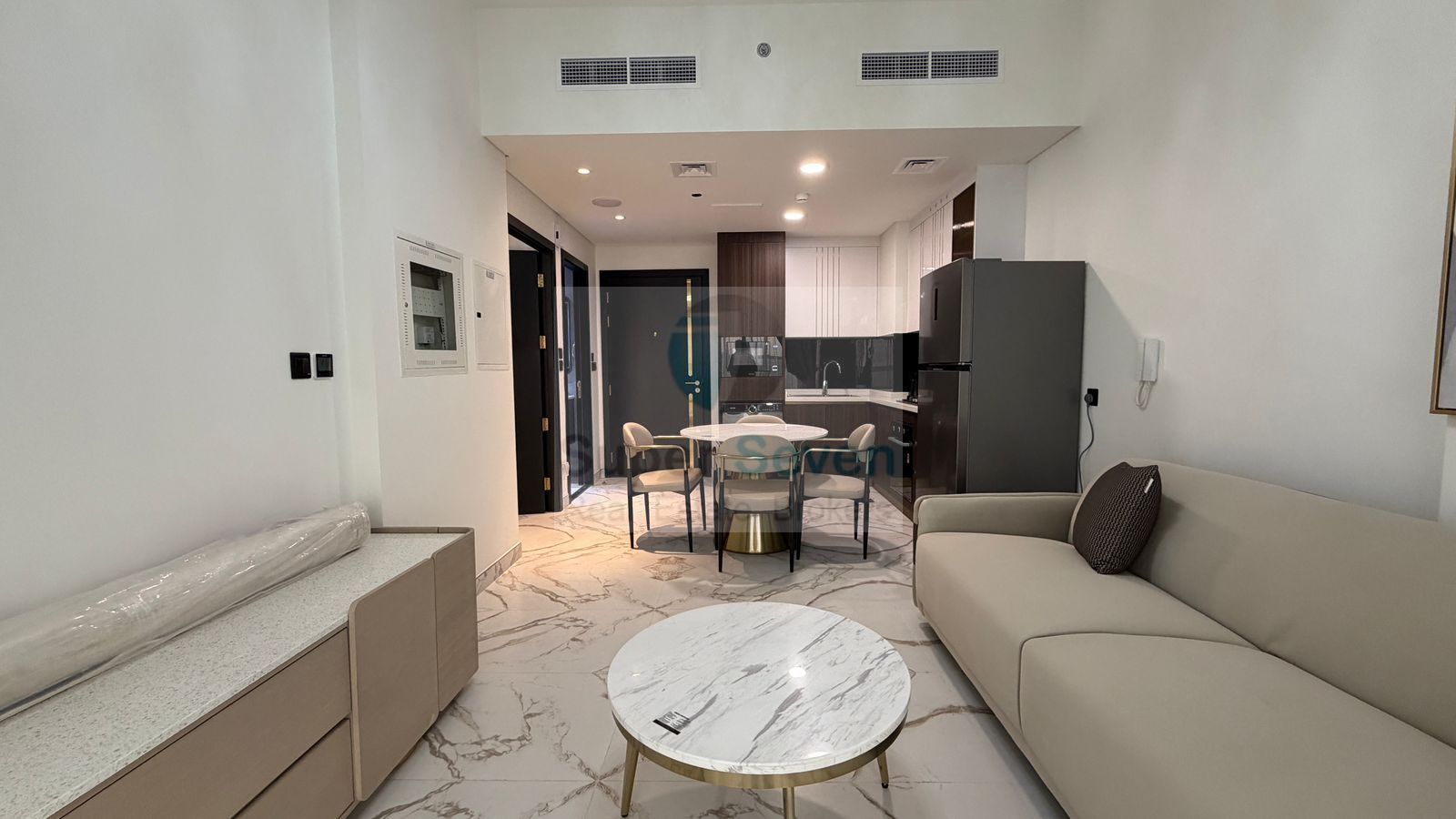 BRAND NEW ONE BEDROOM WITH INSIDE COMMUNITY VIEW