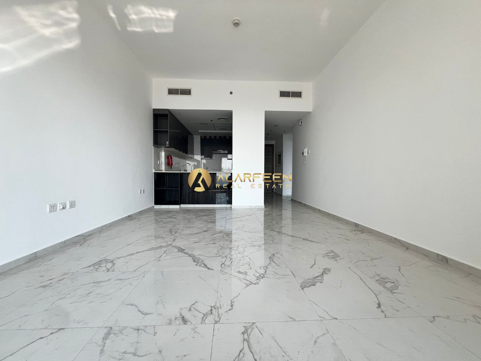 Fitted Kitchen | Elegant | Community View