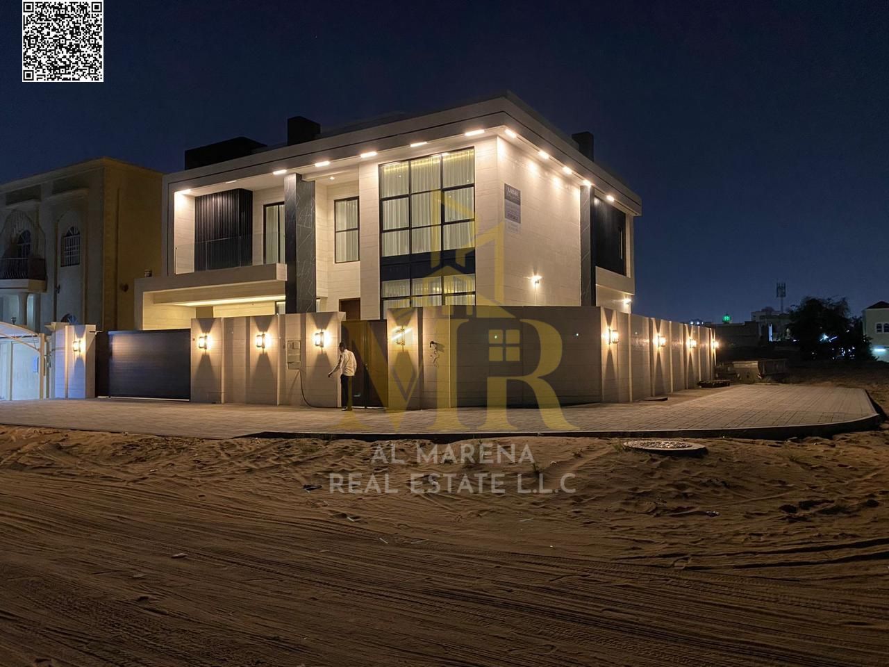 A corner villa with two floors and a roof in Al-Rawdha 1 area in Ajman behind the Hamidiya police station at a price that includes electricity, water
